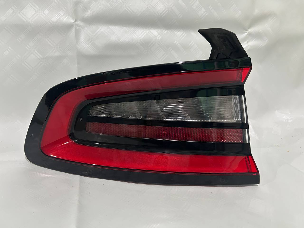 Dodge Charger б.у оригінал Ліва в крило 2014 - 2024 роки