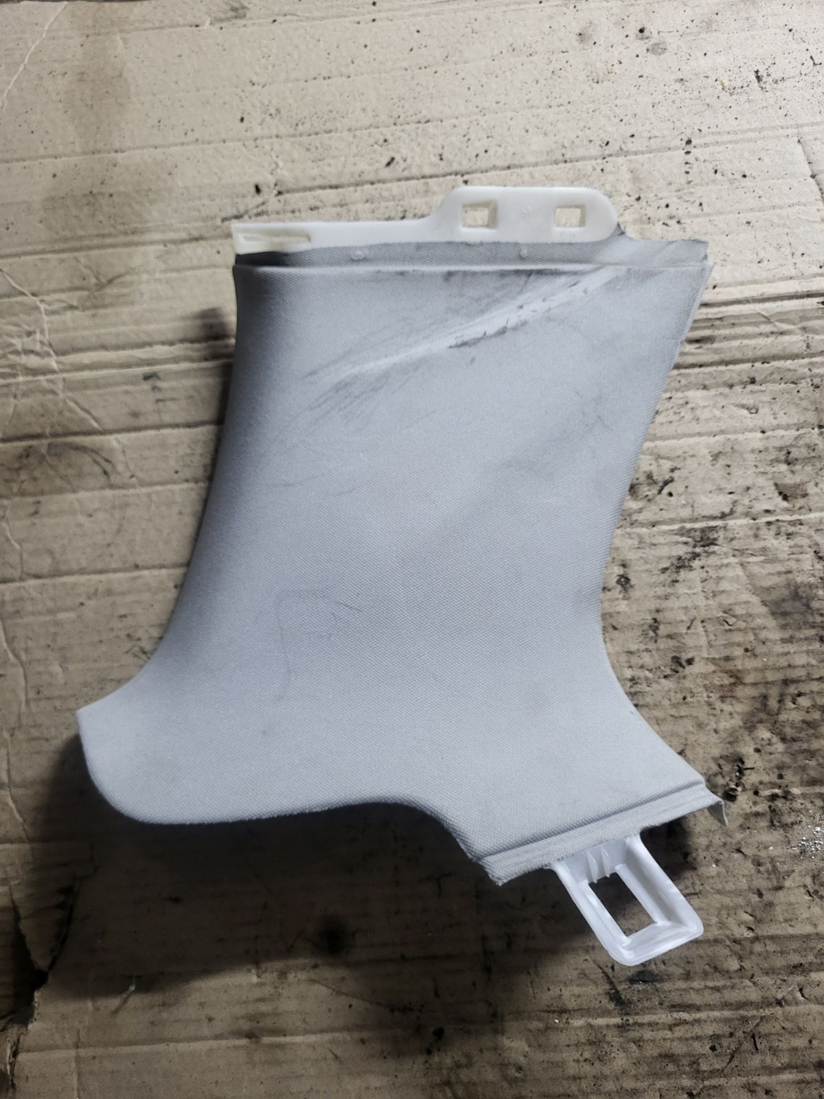 Накладка задньої лівої стійки Passat B6 універсал BMP