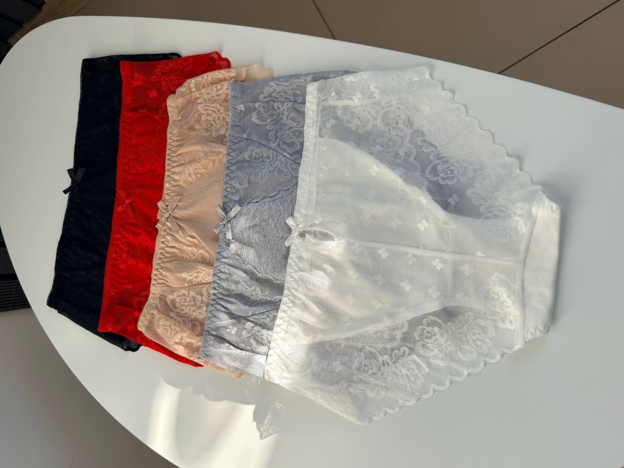 ВИШУКАНІ ТРУСИКИ З МЕРЕЖЕВОМ