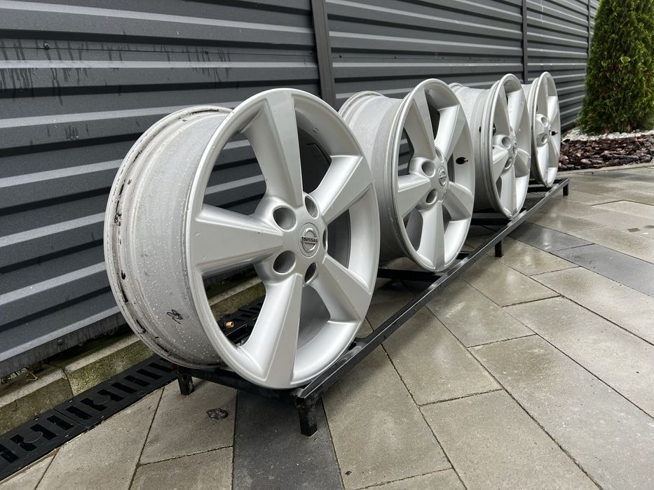 Диски 17R 5x114.3 6.5J ET40 DIA66.1 Nissan Qashqai Renault