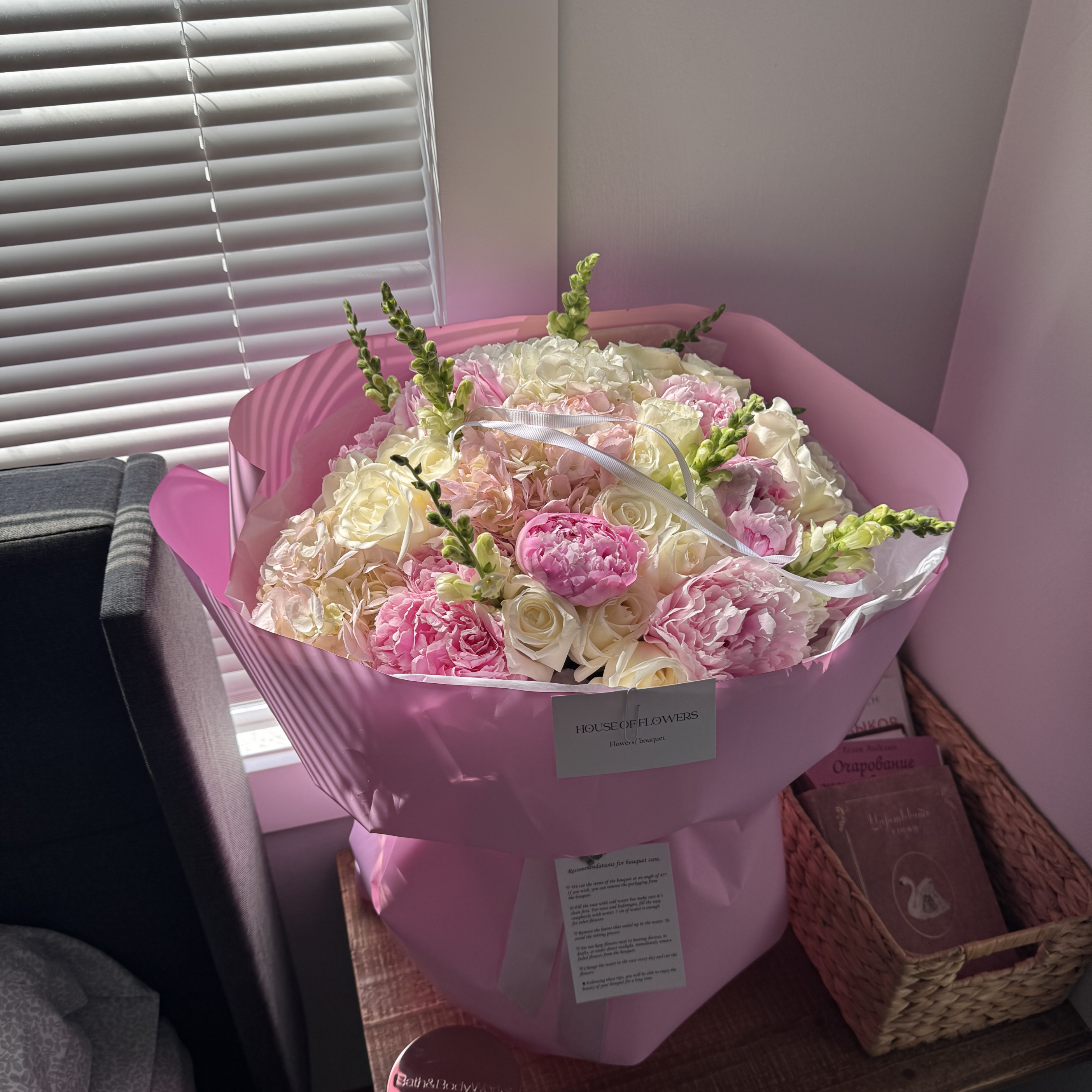 Mixed bouquet of flowers