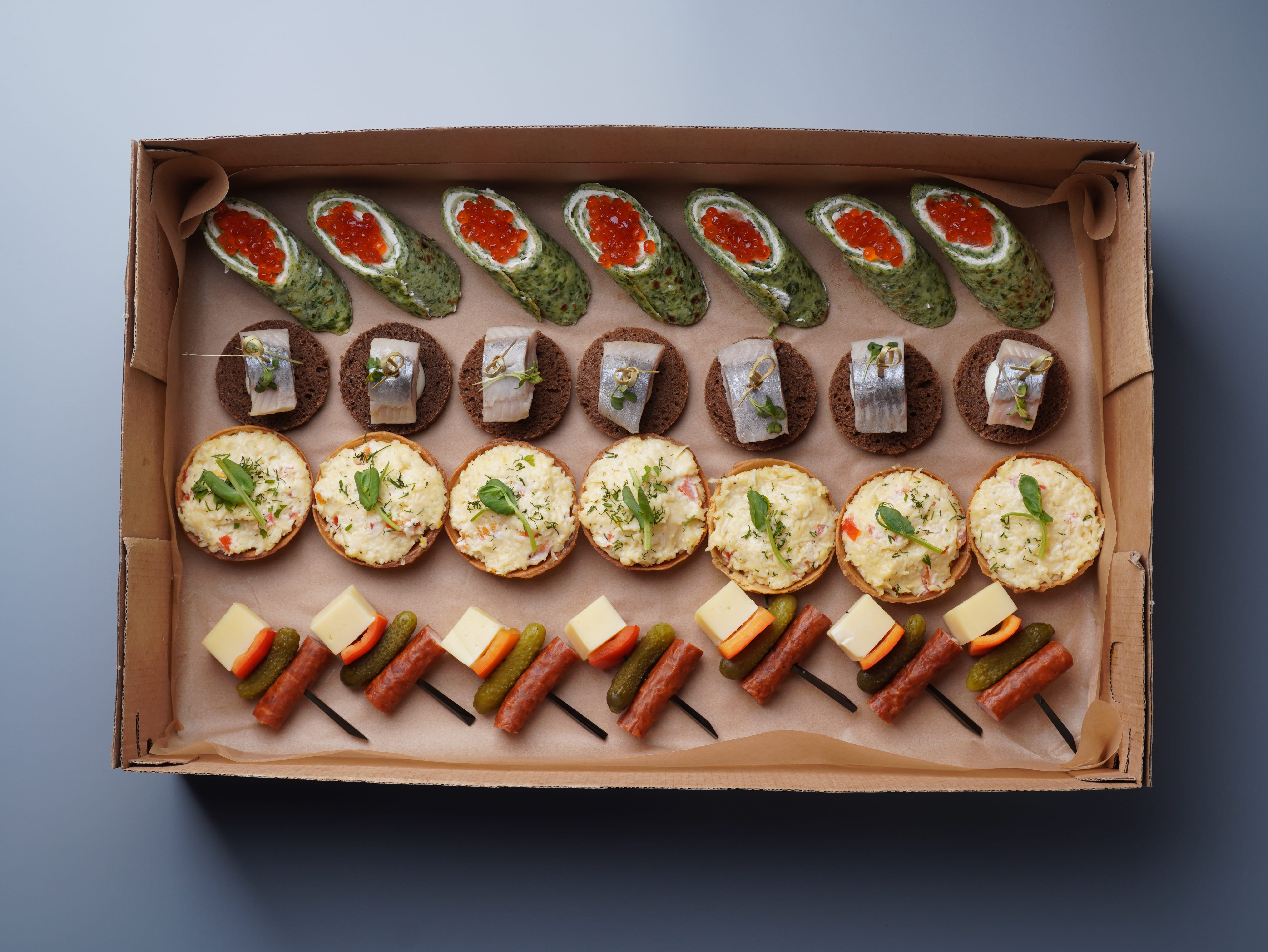 Gourmet Hunter MegaBox (28 шт - 1050 грам)