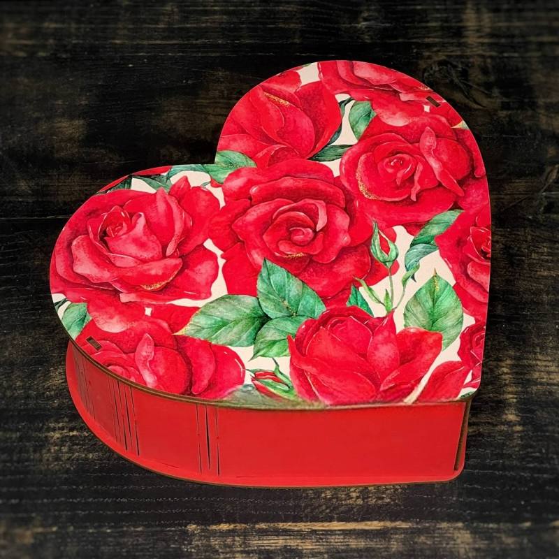 Бокс "Серце" з принтом "Троянди" червоний 22х20х8 см