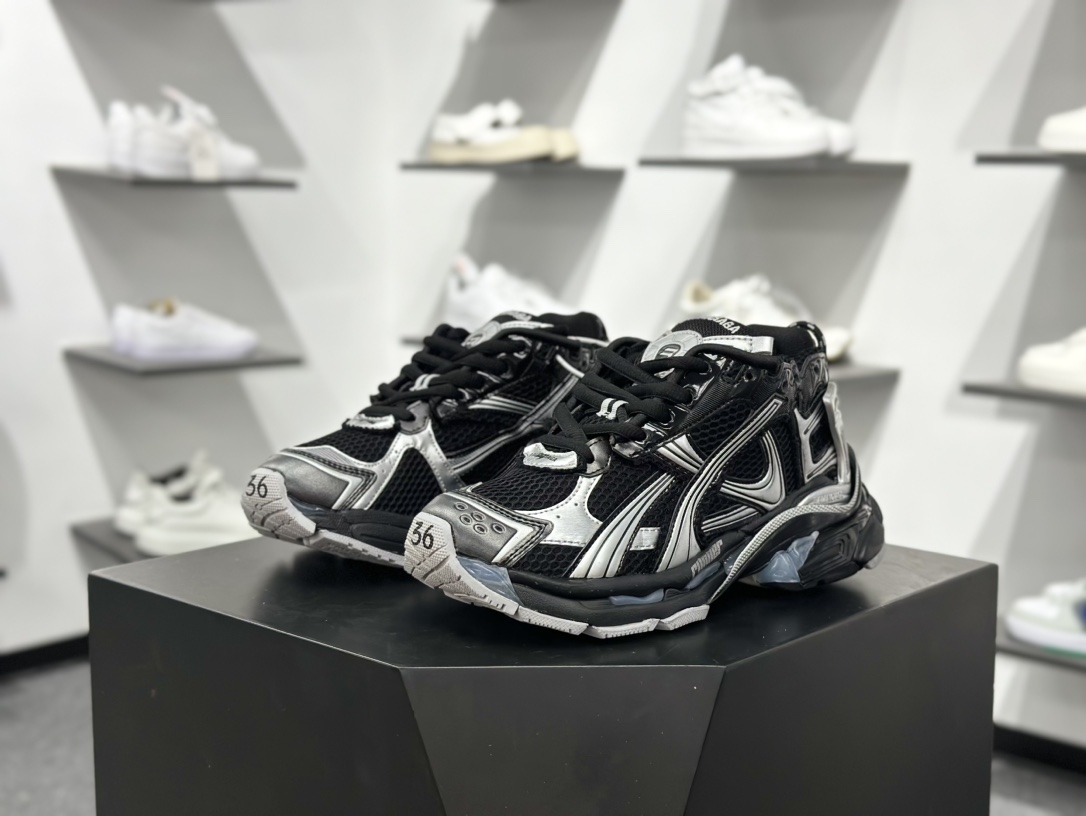 Balenciaga Runner Sneaker Dark 772767 W3RNY 0322