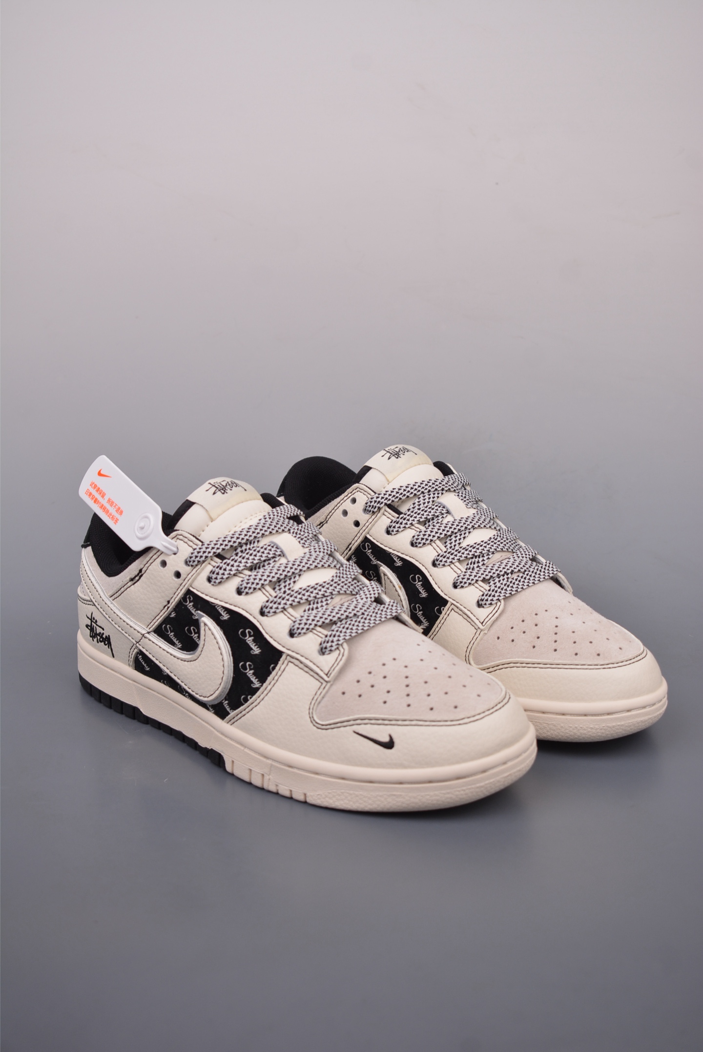 NIKE SB Dunk XF8698-011