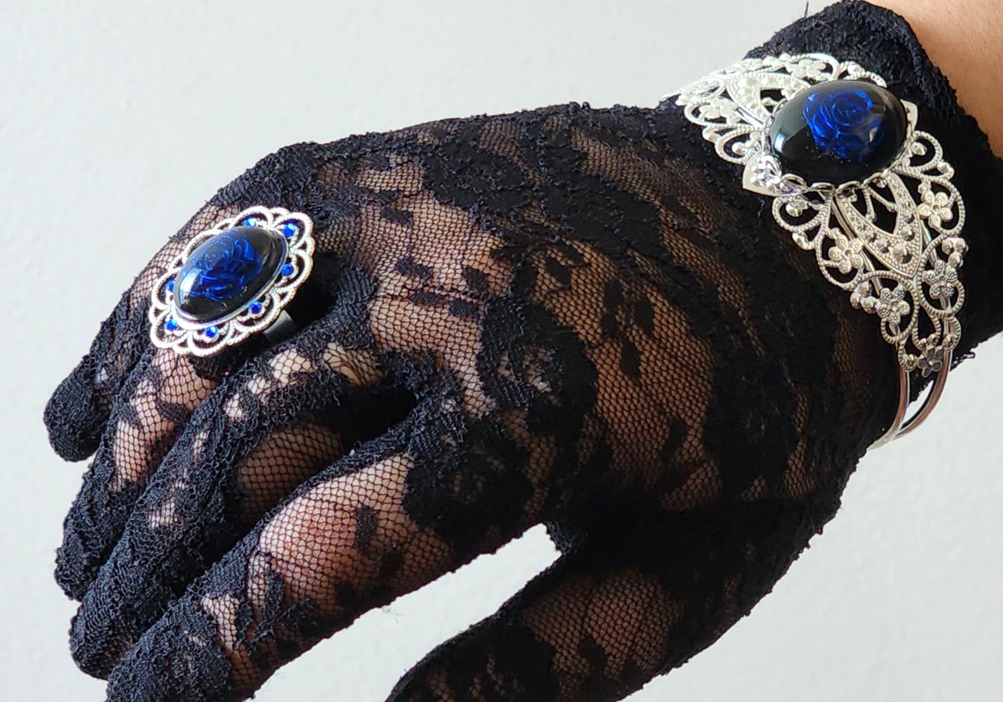 Elegant Rose Ring