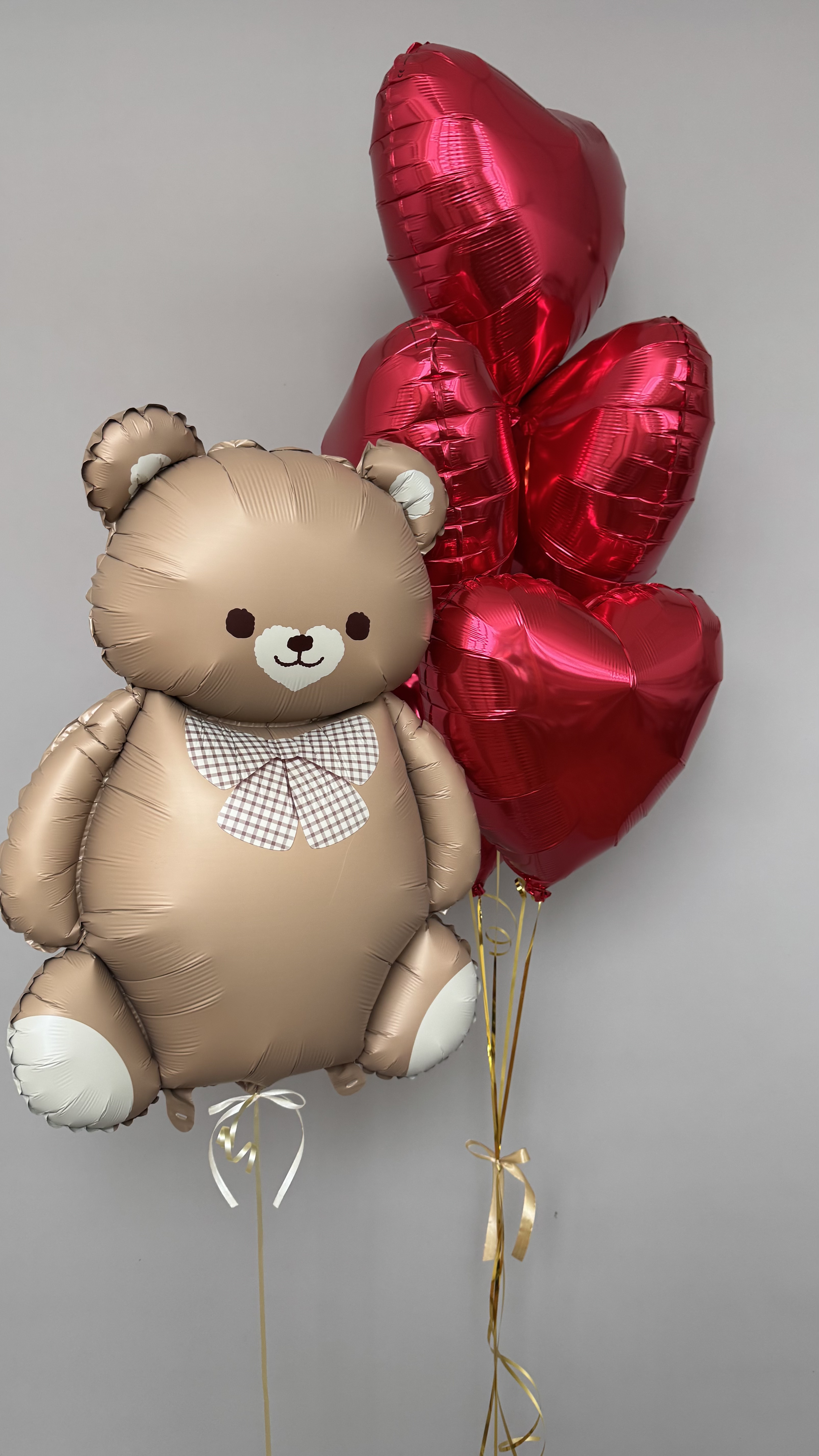 Набір: Ведмедик Тедді та 5 фольгованих сердець