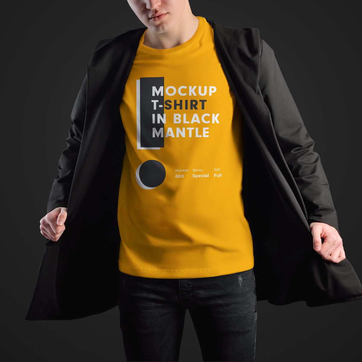 8 Mockup T-Shirt In a Black Mantle