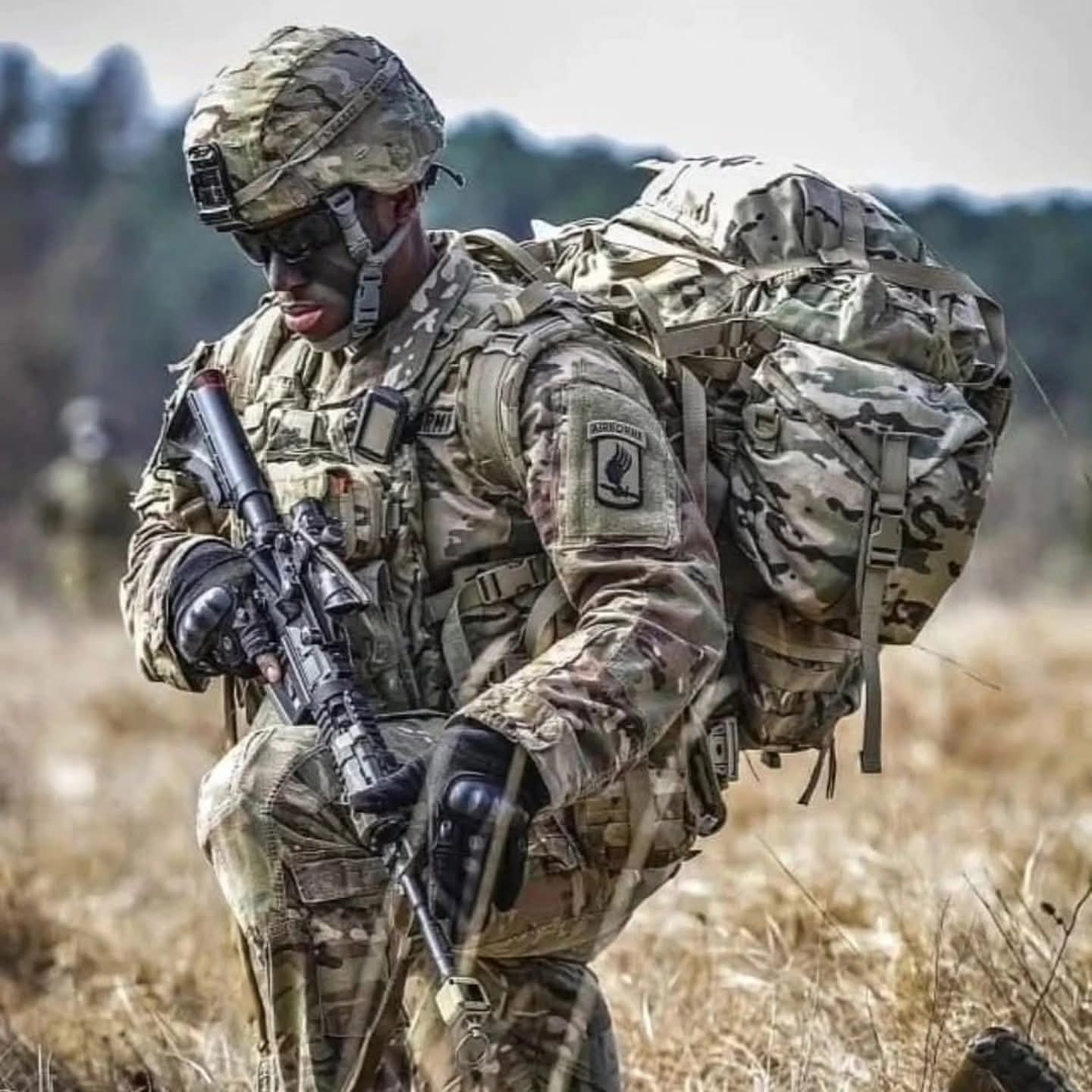 Великий експедиційний рюкзак Армії США "Modular Lightweight Load Carrying Equipment (MOLLE II LARGE)" зі скелетною анатомічною рамою.
