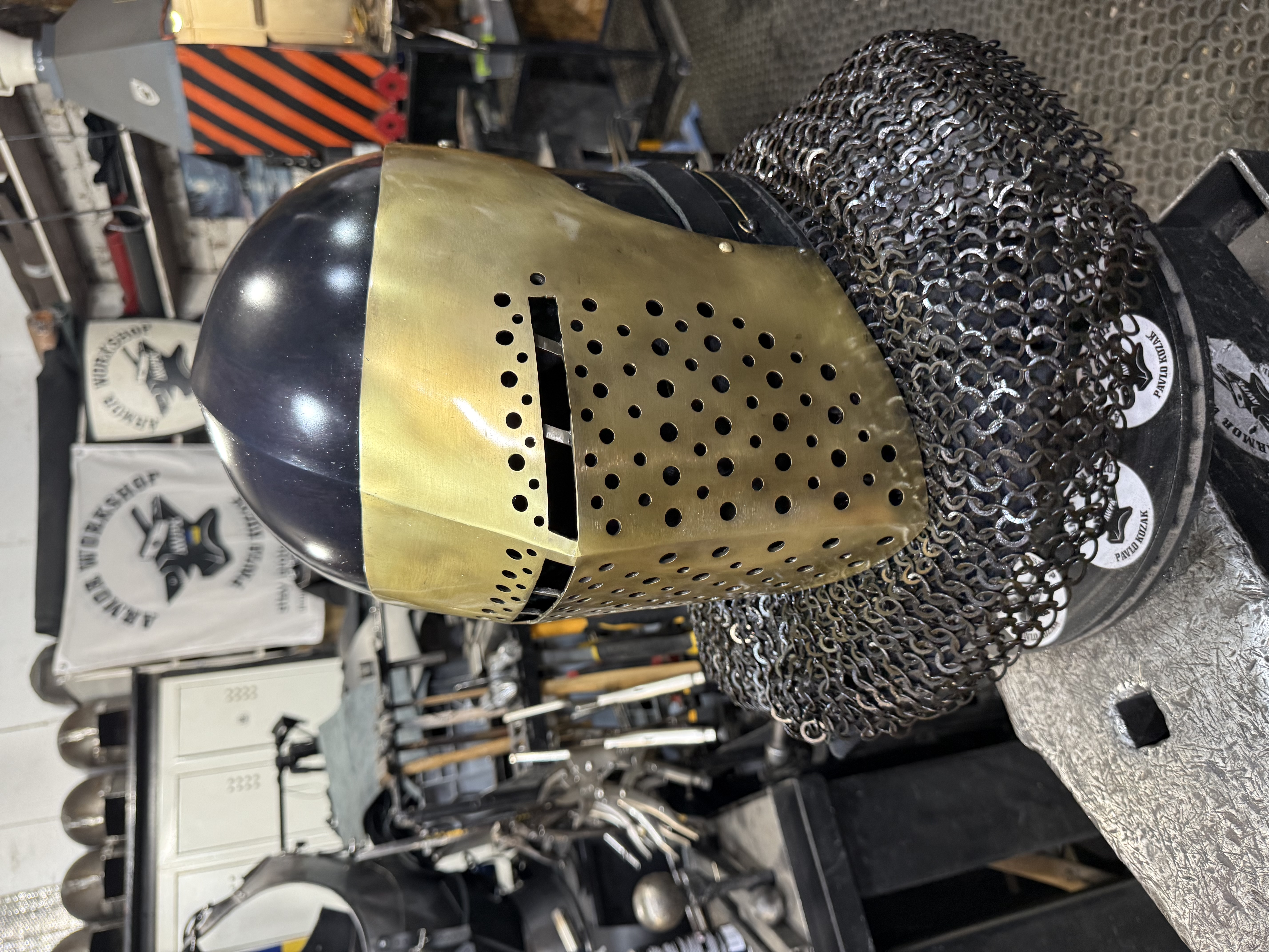 Armor helmet “spolettos black-brass”