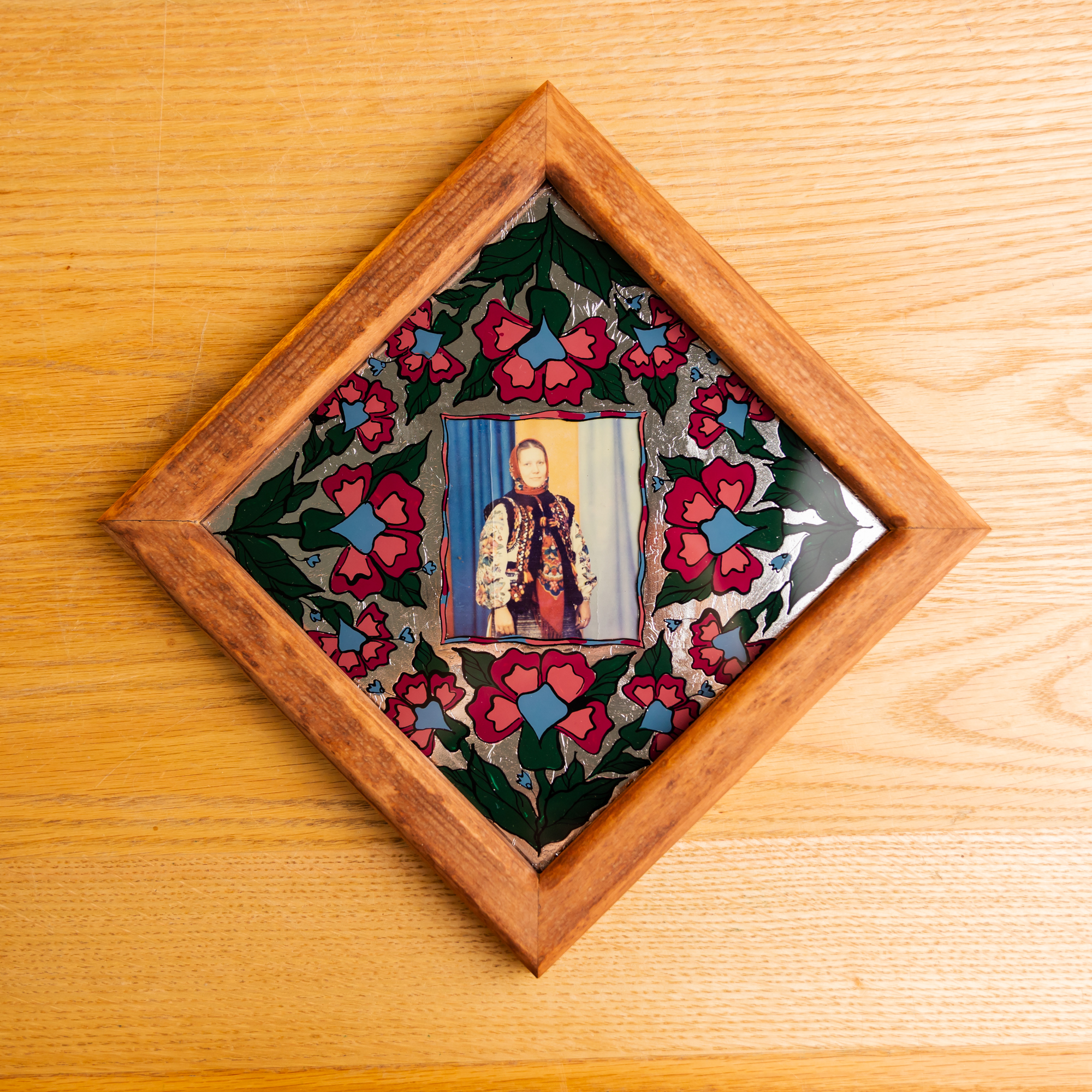 Мальована рамка на склі "Фіалка", 22*22 см