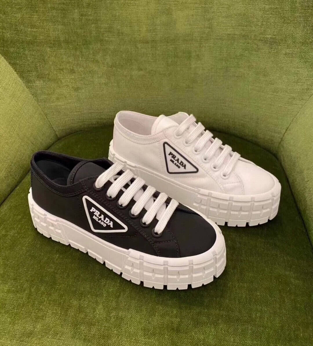 Prada кросівки
