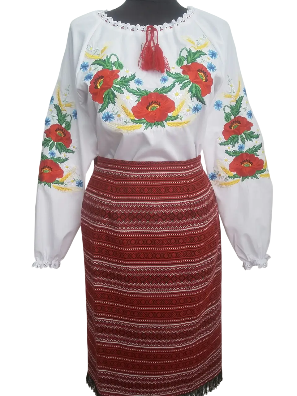 Жіночий костюм в українському стилі сорочка і плахта Маки