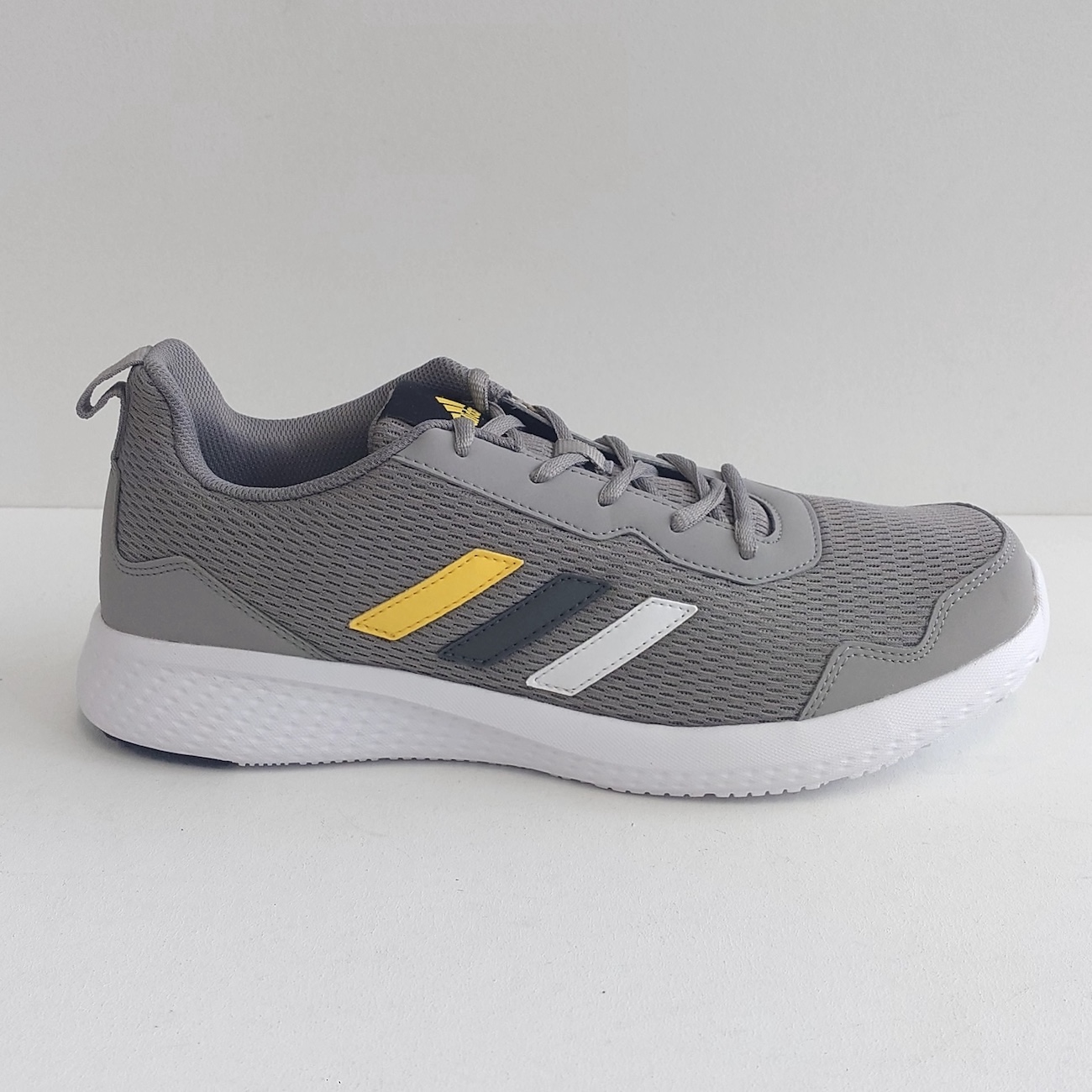 Кросівки чоловічі ADIDAS Perrun (44)