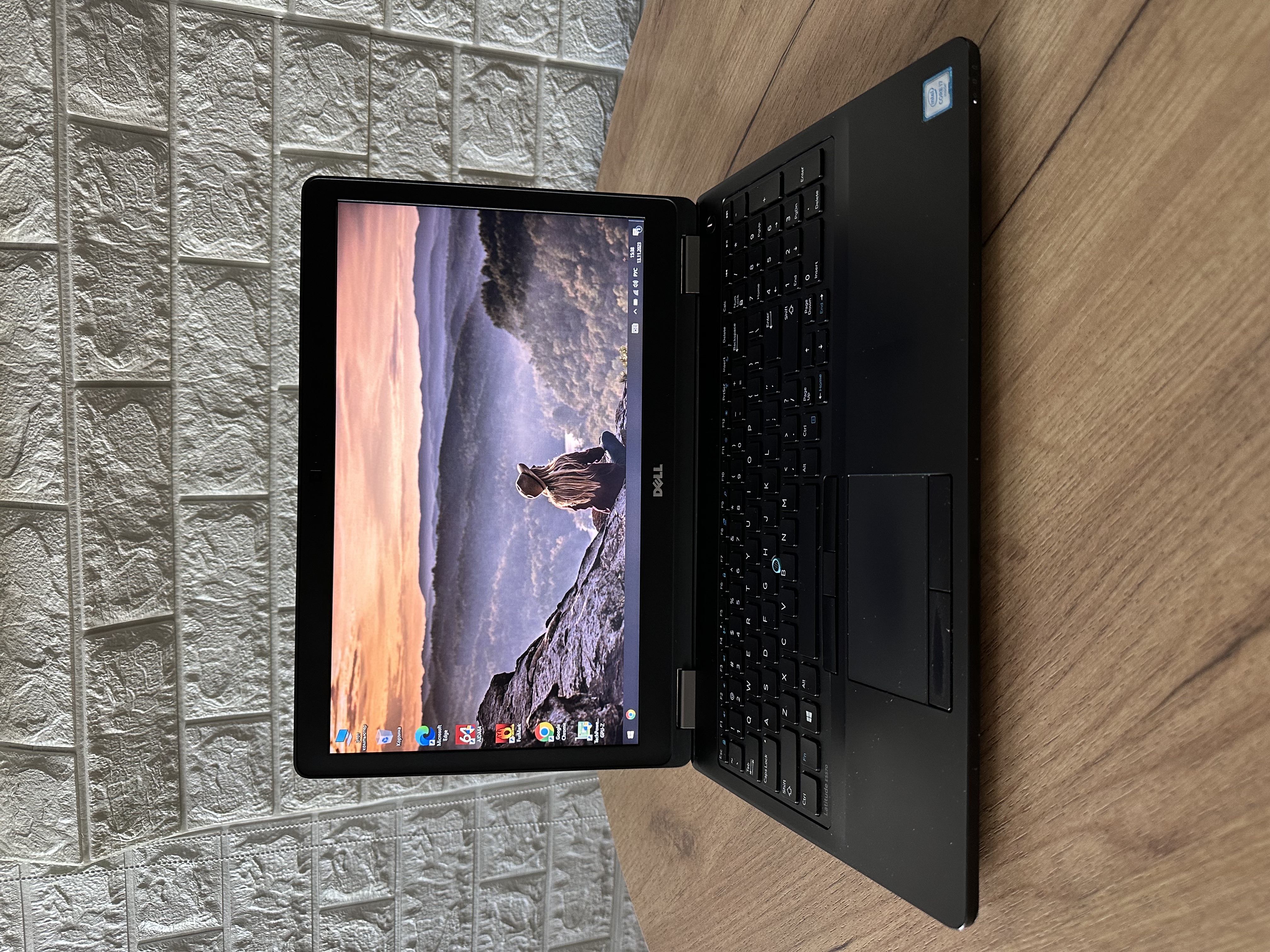 Dell Latitude 5570 (HD Radeon core i7 6600U SSD256)