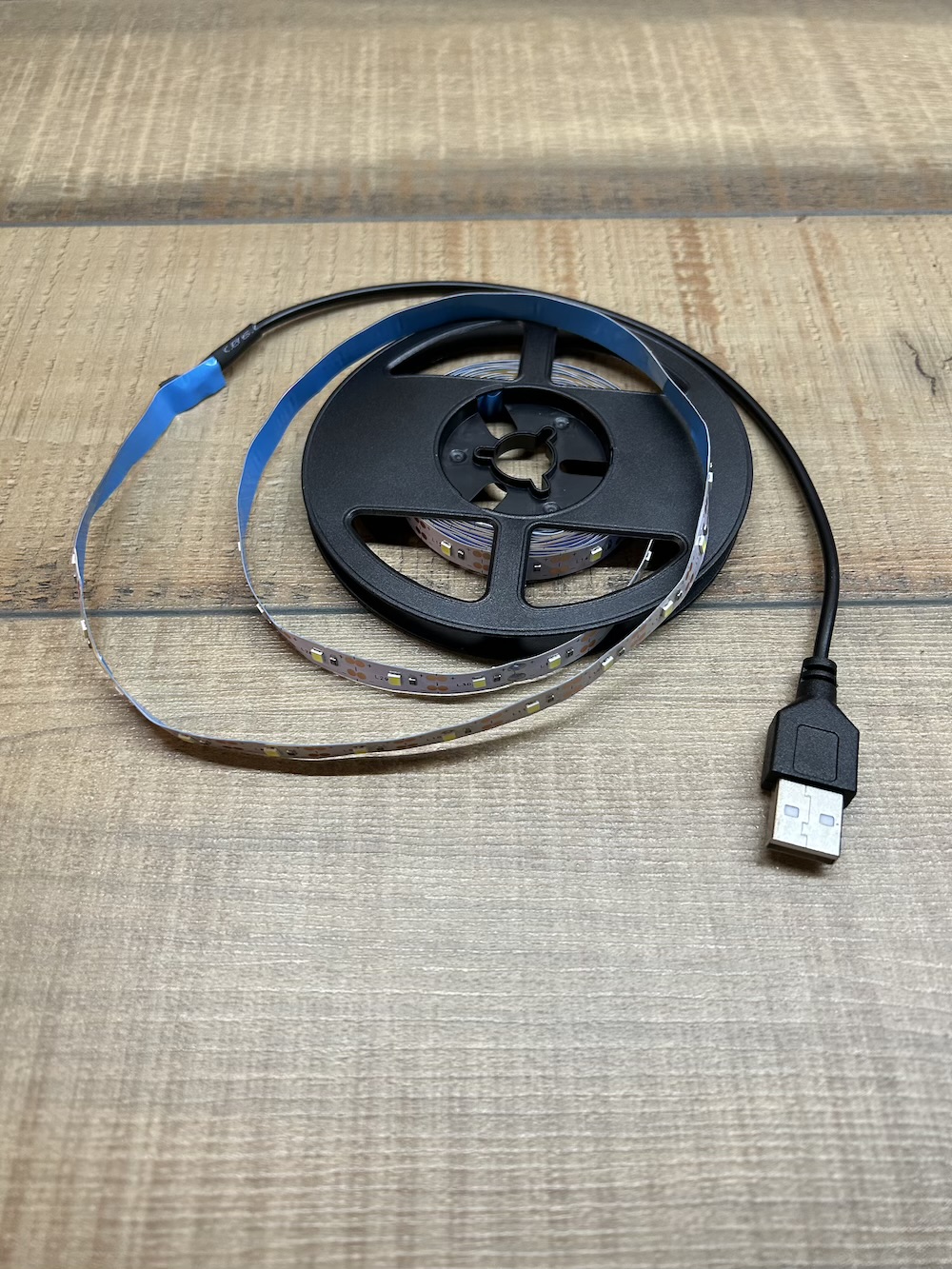 Led стрічка 5V, 2 метри, 3W/m, +USB (холодний-білий)