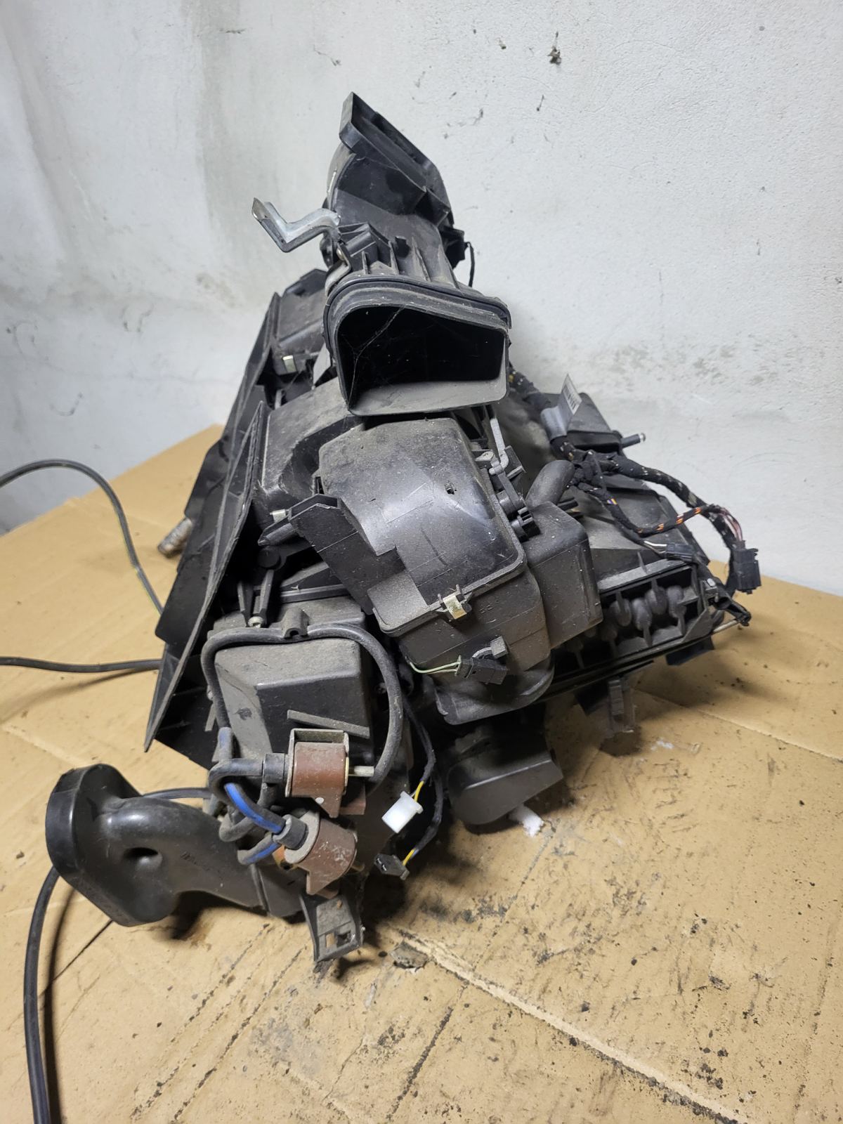 Корпус конденціонера в зборі Opel Omega B