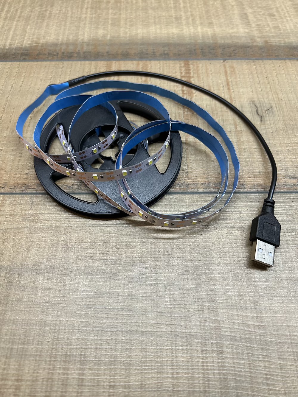 Led стрічка 5V, 3 метри, 3W/m, +USB (холодний-білий)