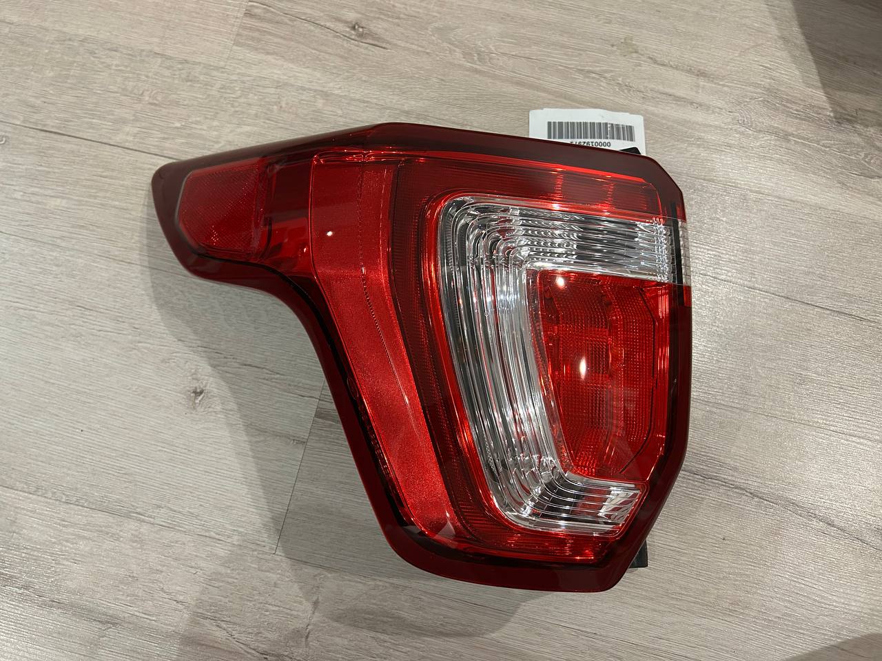 Ford Explorer б.у оригінал Ліва в крило 2016 - 2019 роки