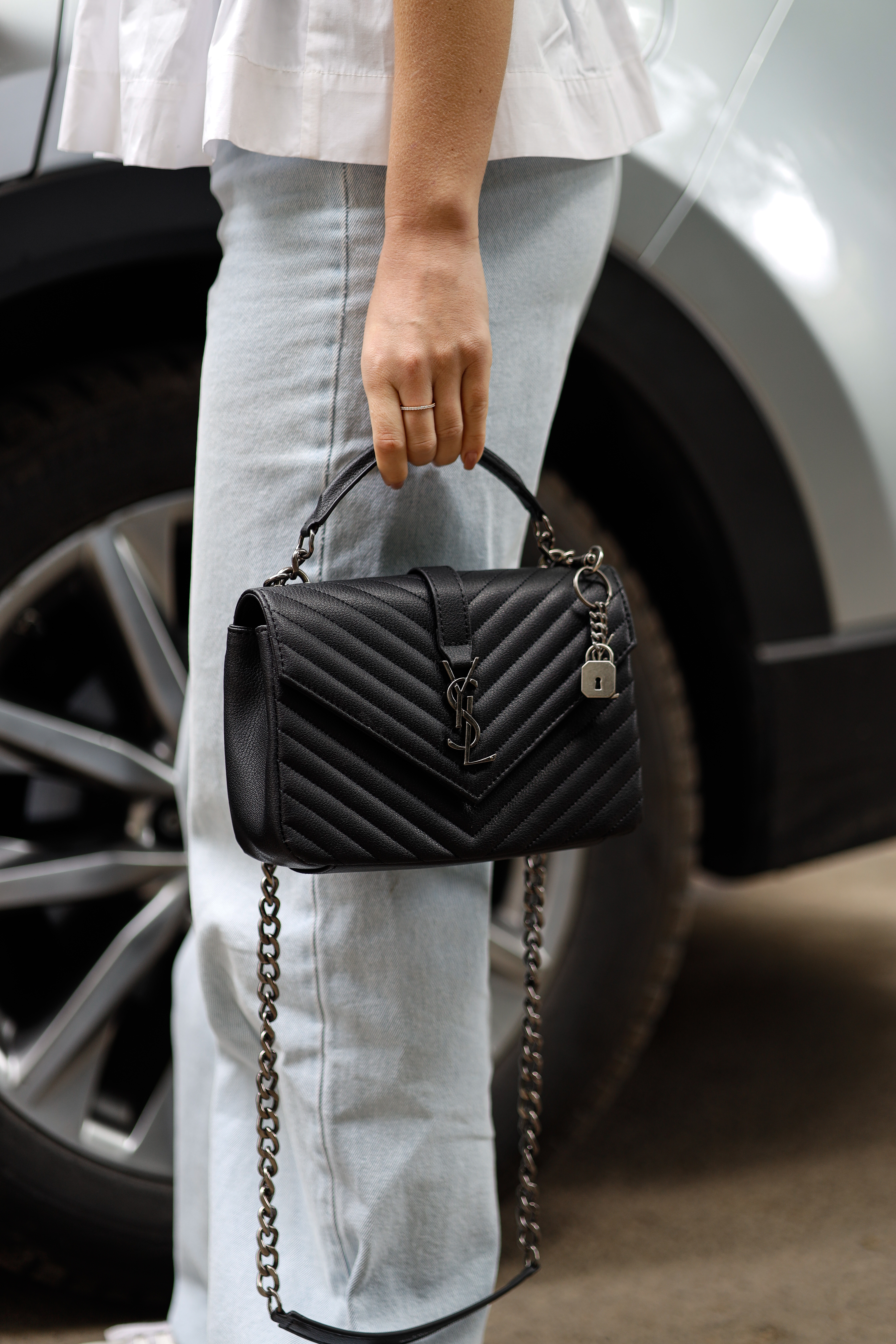 Yves Saint Laurent College Medium in Quilted Leather Black/Silver