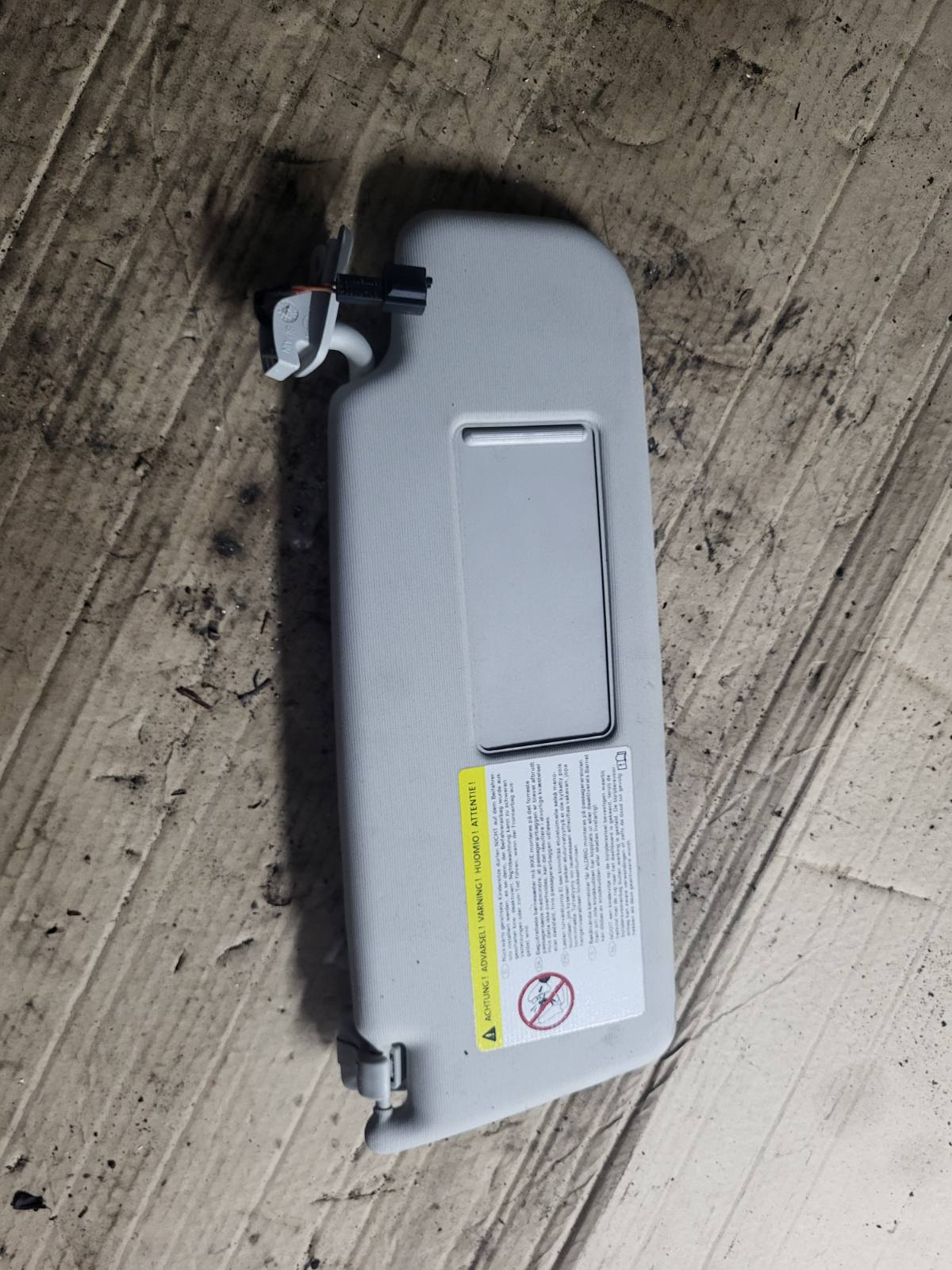 Сонцезахисний козирьок правий Passat B6 BMP