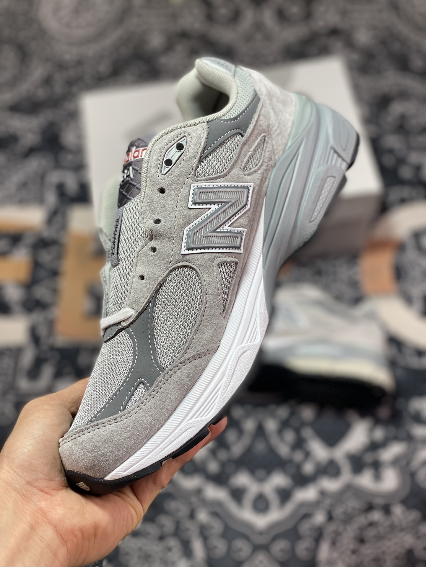 New Balance M990GY3
