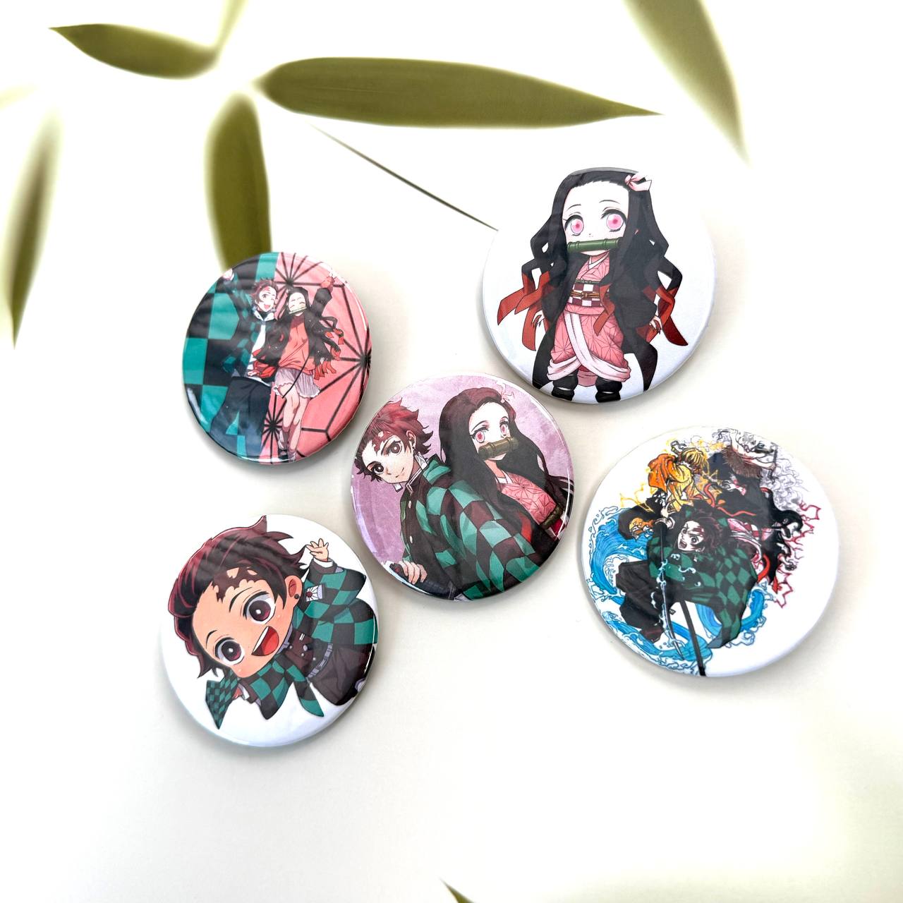 Набір значків аніме Клинок, що знищує демонів, Demon Slayer: Kimetsu no Yaiba , 5шт