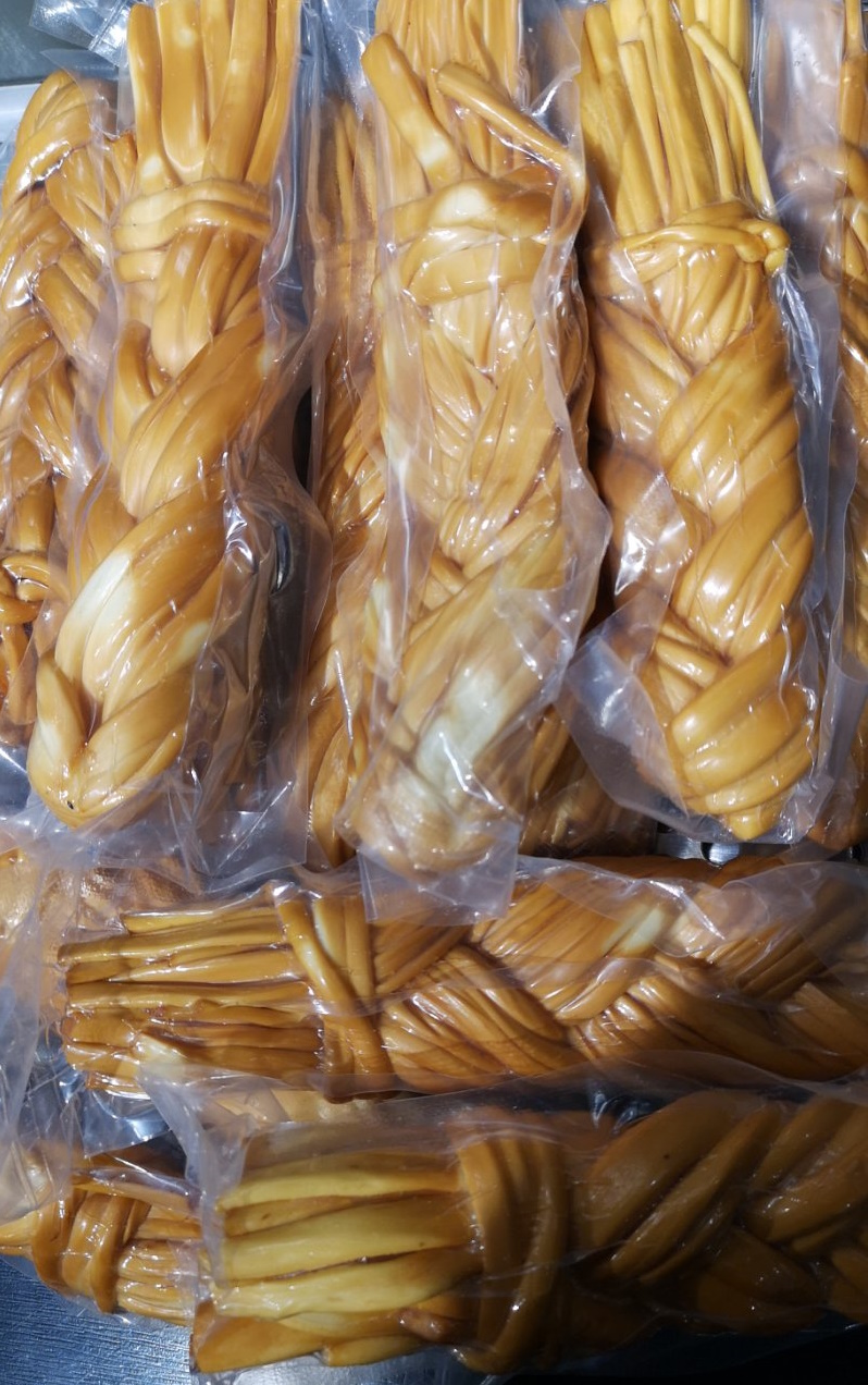 Сулугуні косічка копчена( вакум)  (ціна за 100 грам)