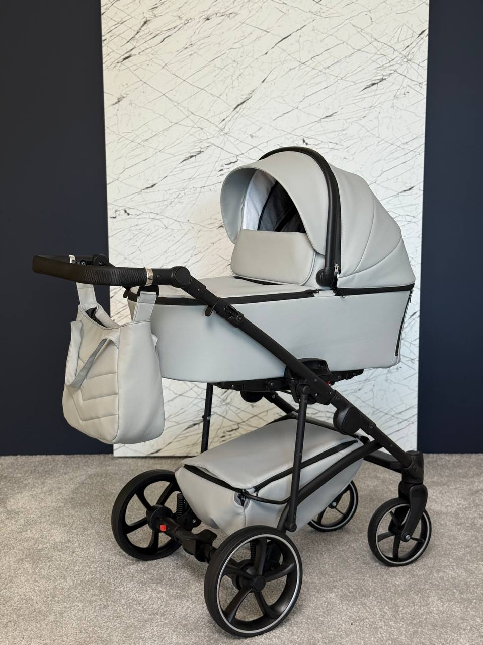 Коляска 2в1 Baby Pram Evelyn екошкіра Silver