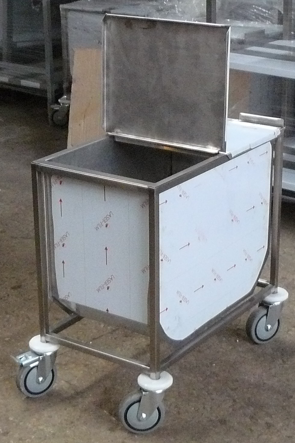 Скриня для цукру та борошна пересувна