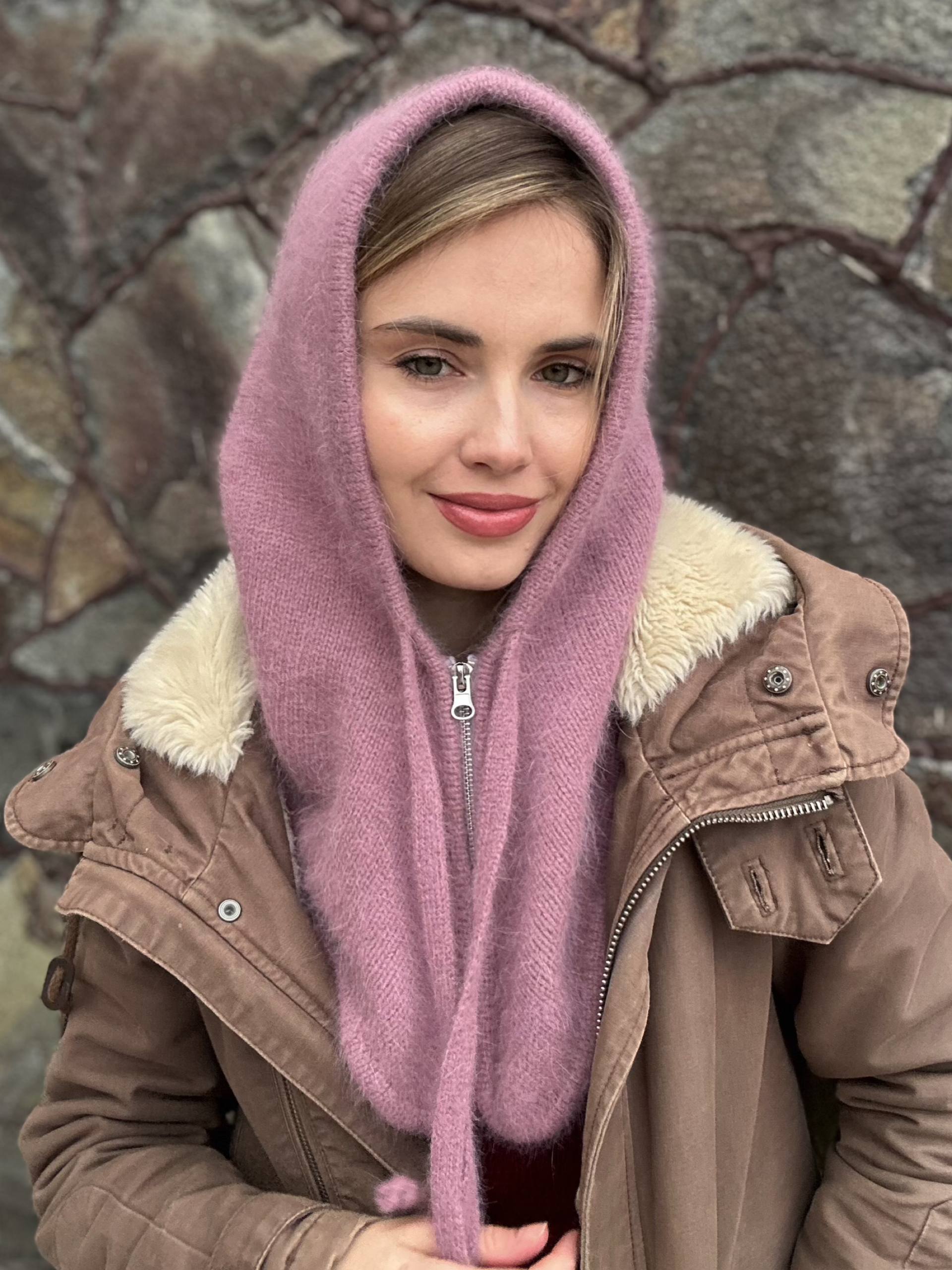 Капор на блискавці цикламен