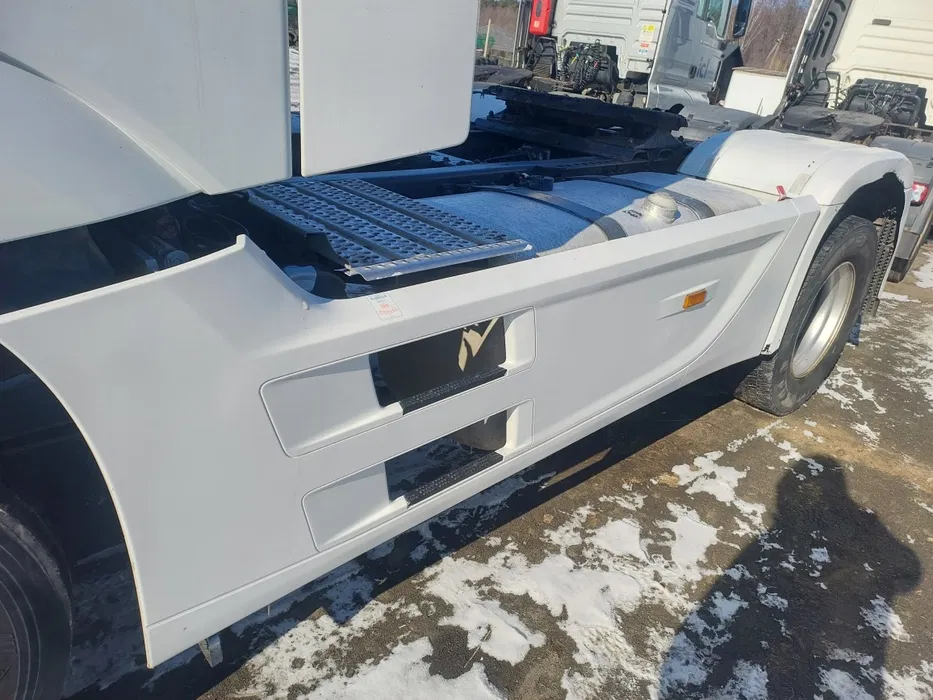 Спойлер боковий Мерседес Актрос мп4 Е6