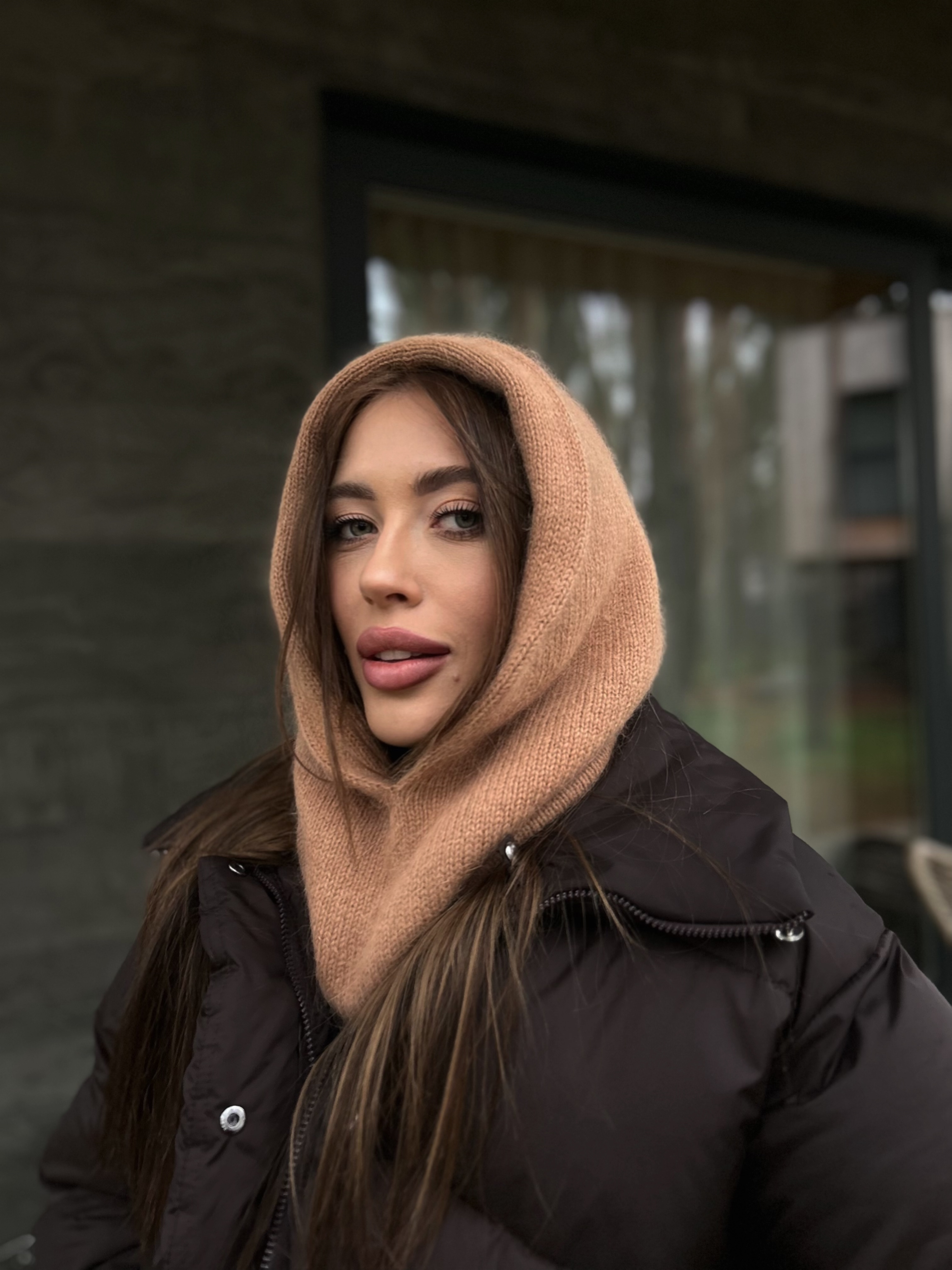 Капор ангоровий з відворотом кемел