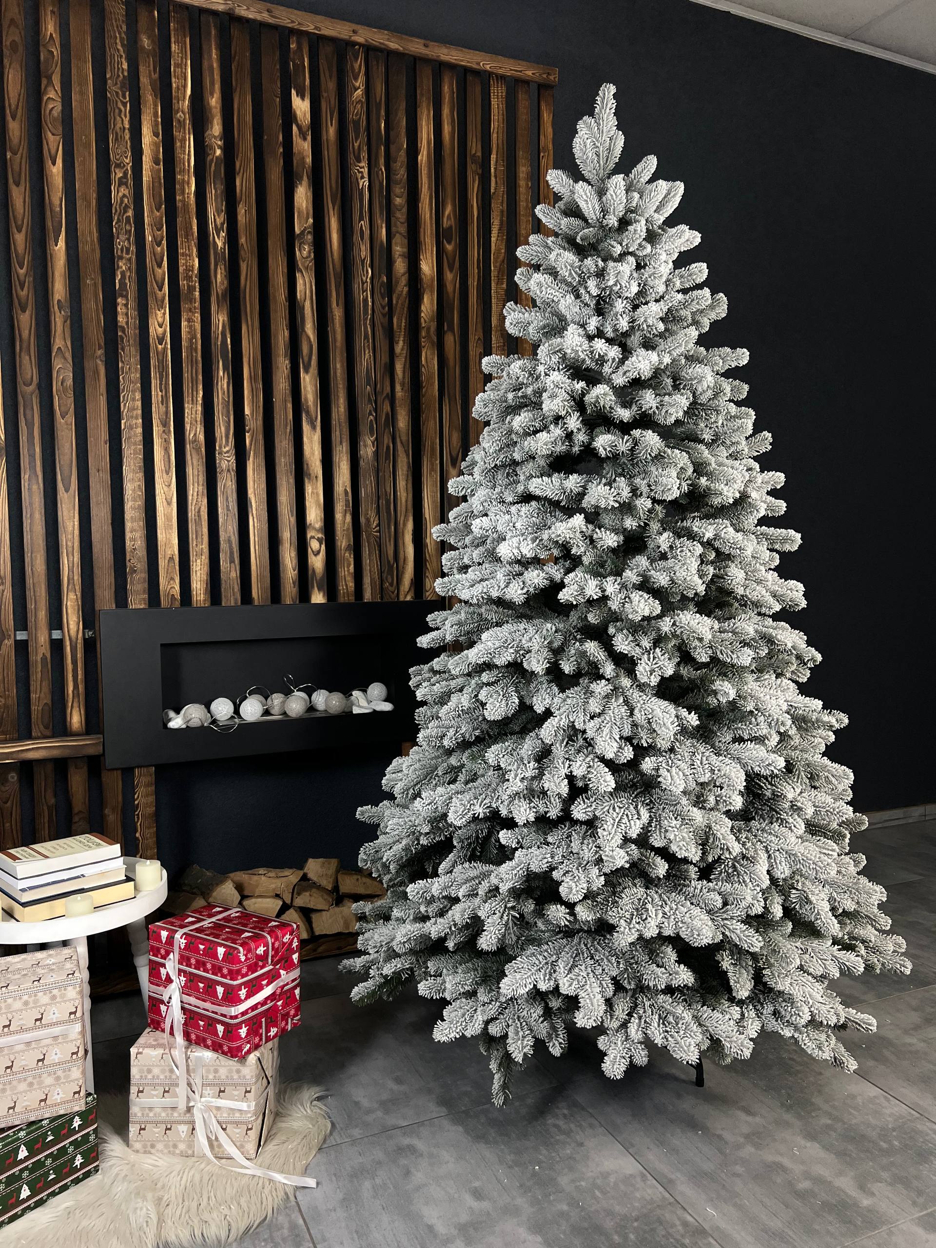 Ялинка «Тріумф» засніжена на крабах - 2.1м. ❄️