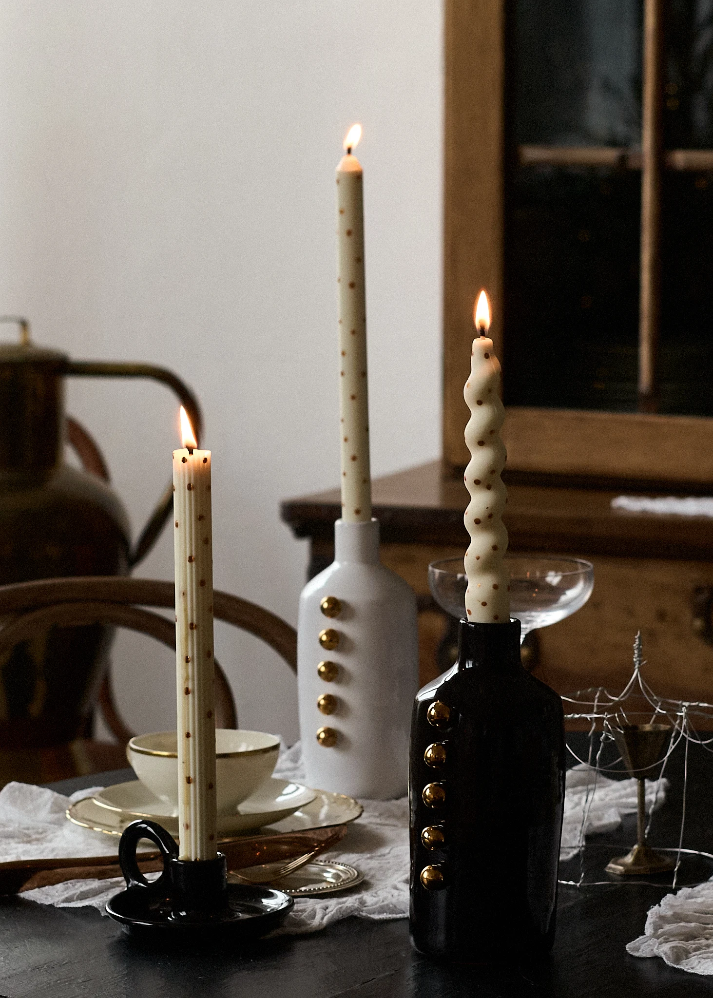 Свічки в золоту крапочку, набір із 3-х свічок (у кольорах)