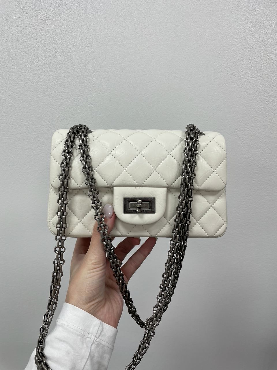 Chanel 2.55 Reissue Double Flap Leather Bag White/Black