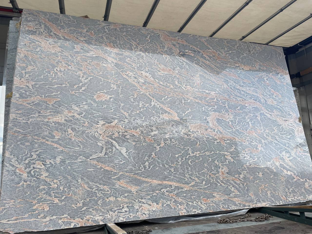 Граніт Juparana Colombo