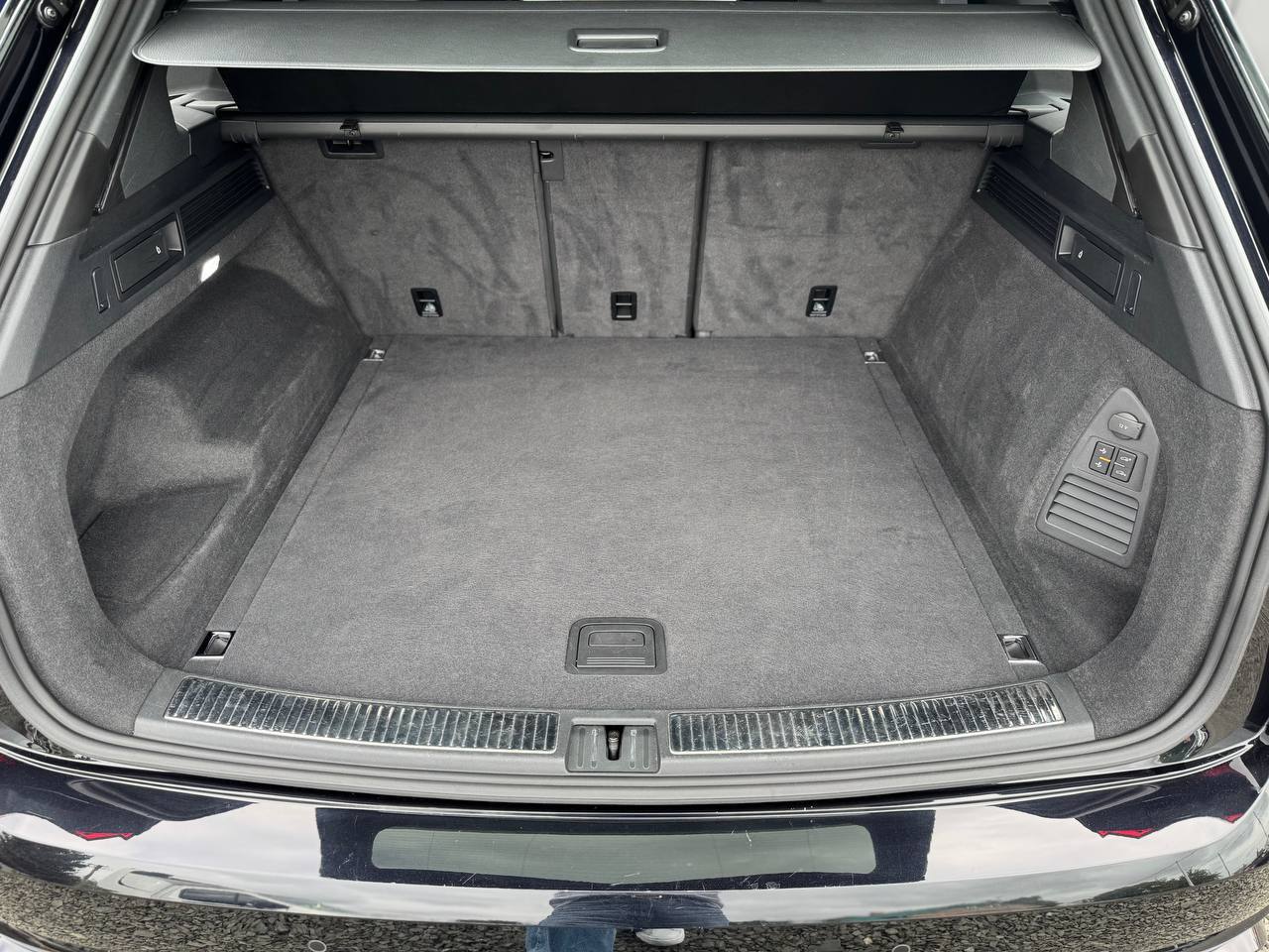 VW Touareg R-line 4Motion