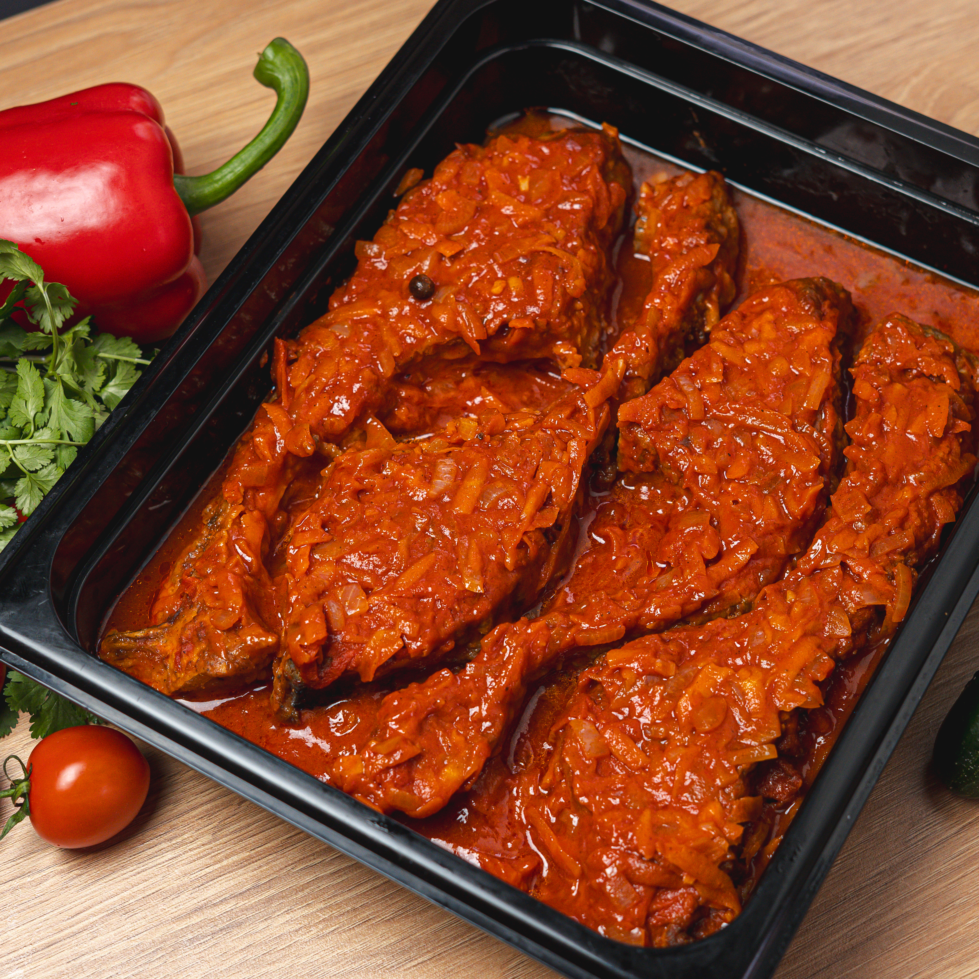 Товстолоб в томатному соусі