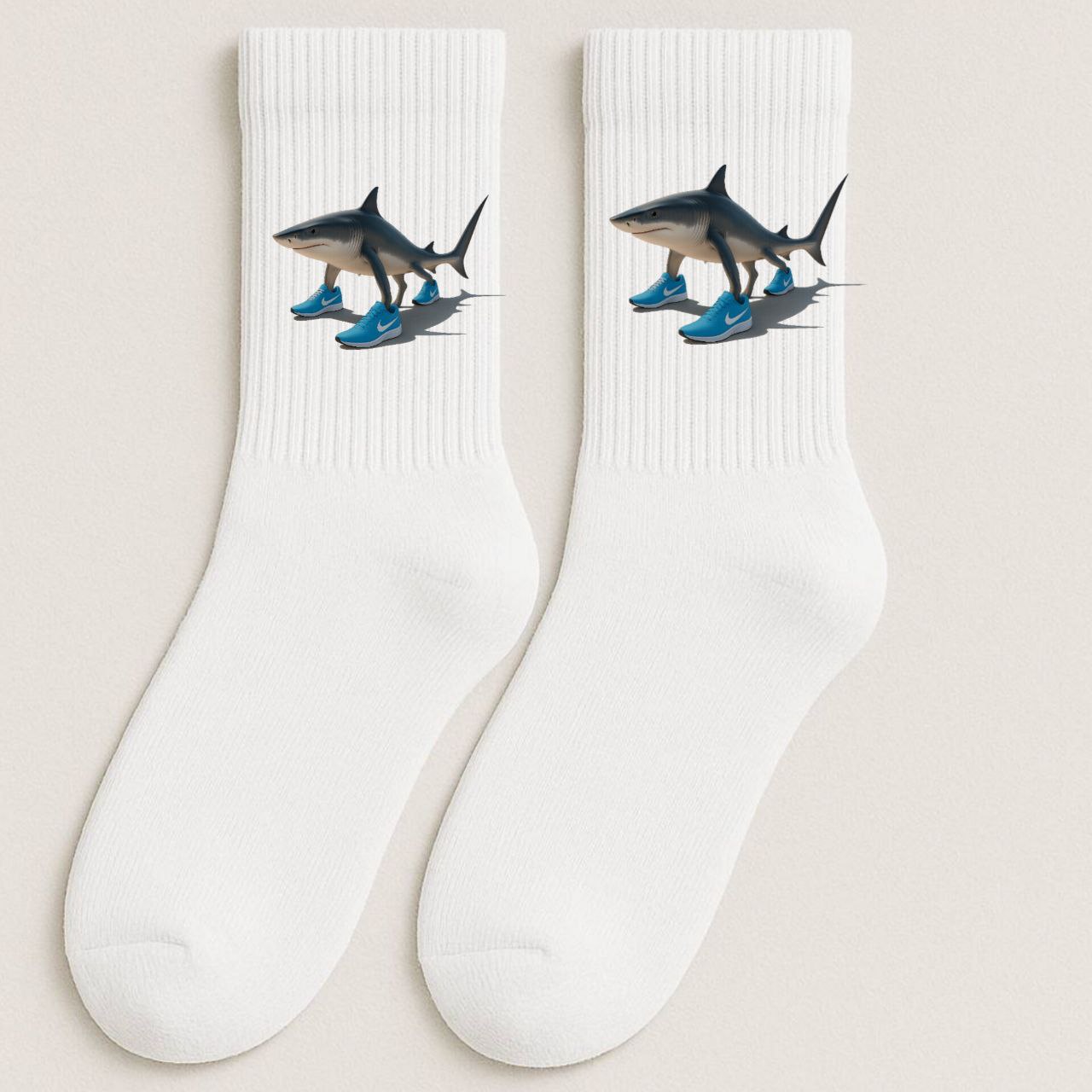 ШКАРПЕТКИ ВИСОКА РЕЗИНКА ДОРОСЛІ БІЛІ З ПРИНТОМ"ТРАЛАЛЕО ТРАЛАЛА"