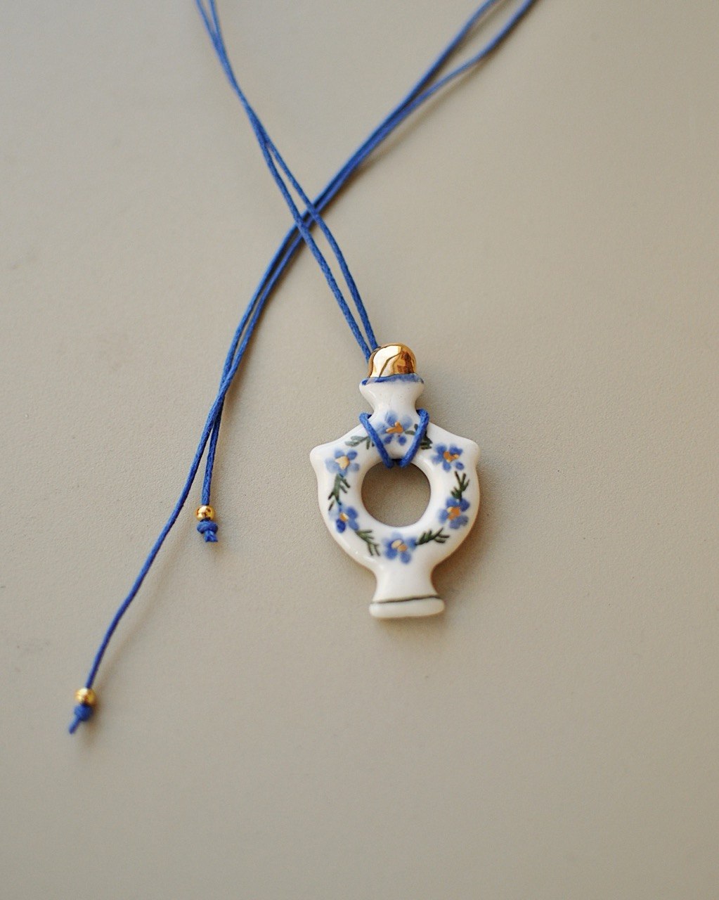 керамічний кулон 