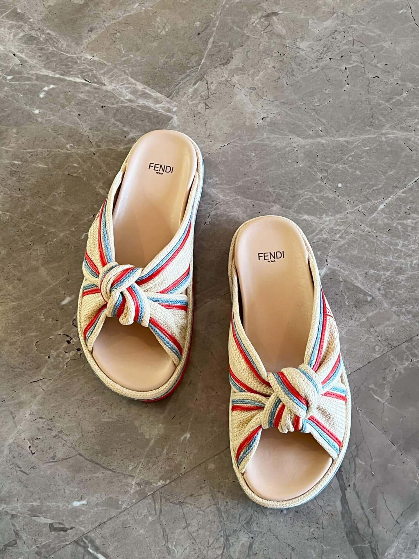 Fendi шльопанці