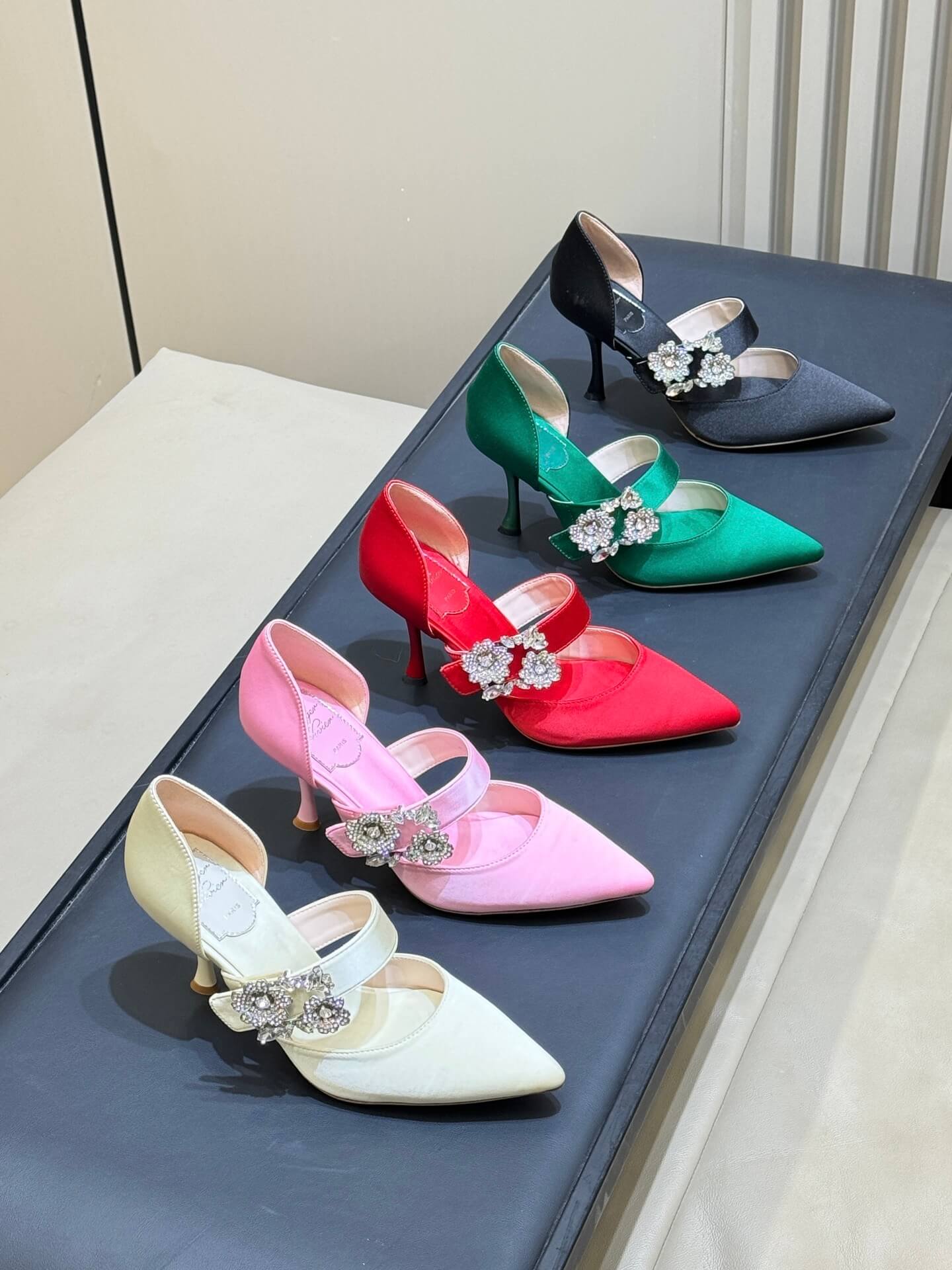 Roger Vivier босоніжки