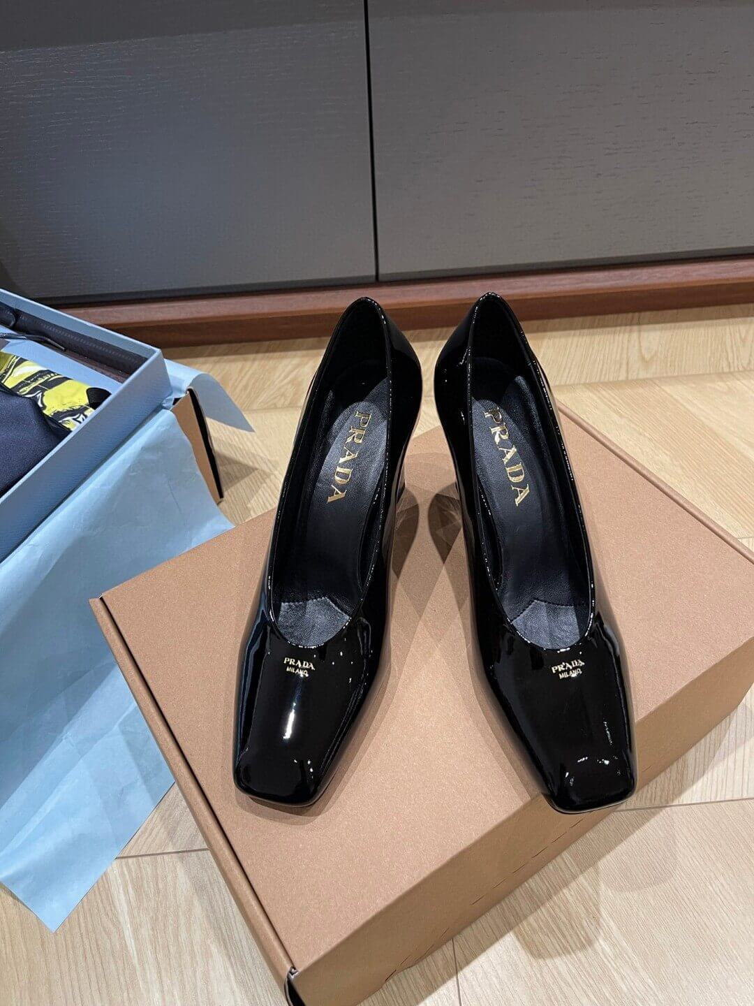 Prada туфлі