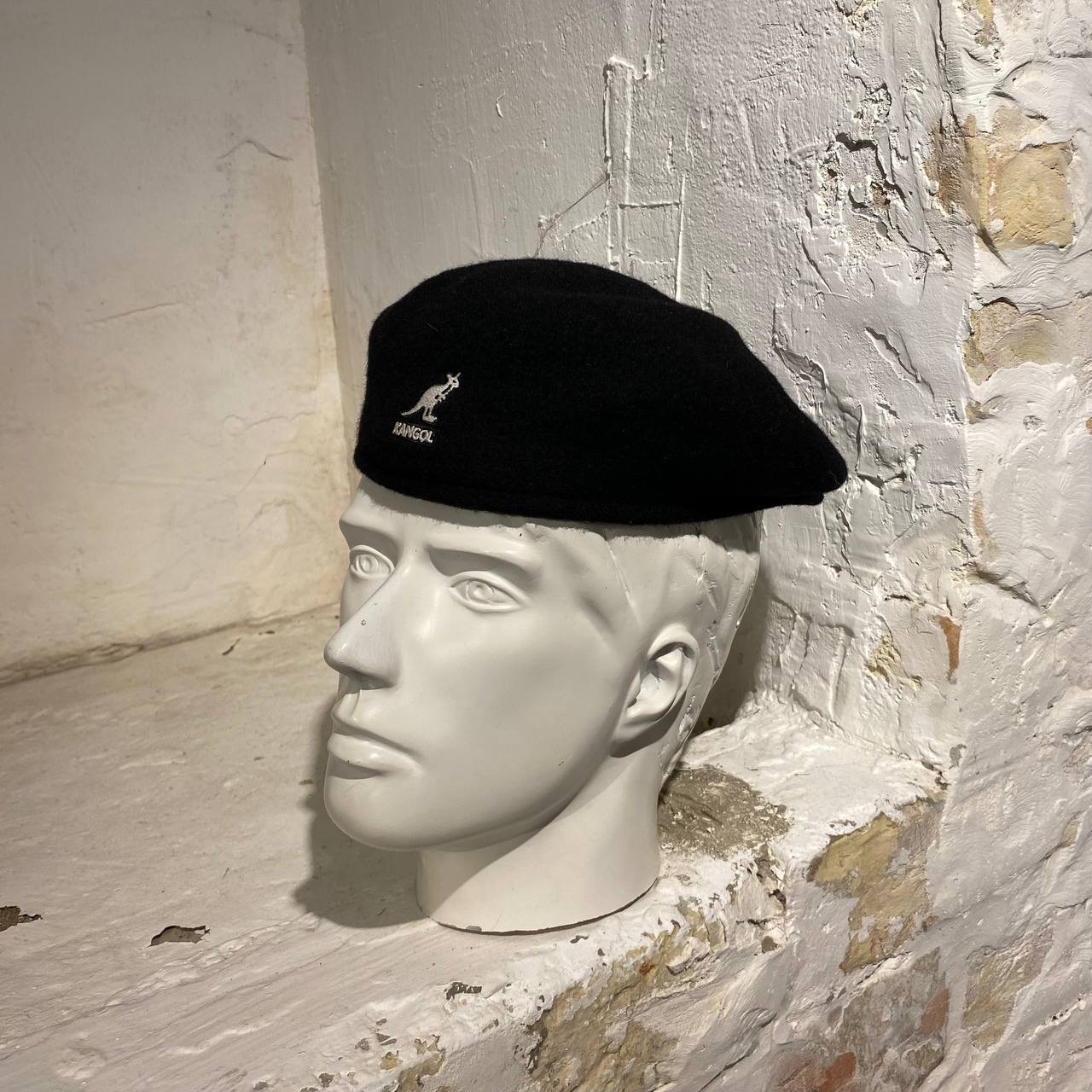 Берет Kangol чорний