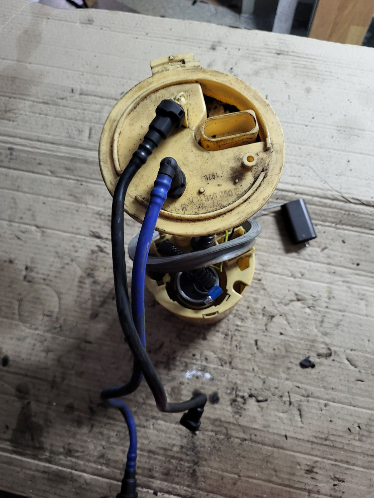 Модуль топливного насоса(колба) в зборі Passat B6 2.0 BMP