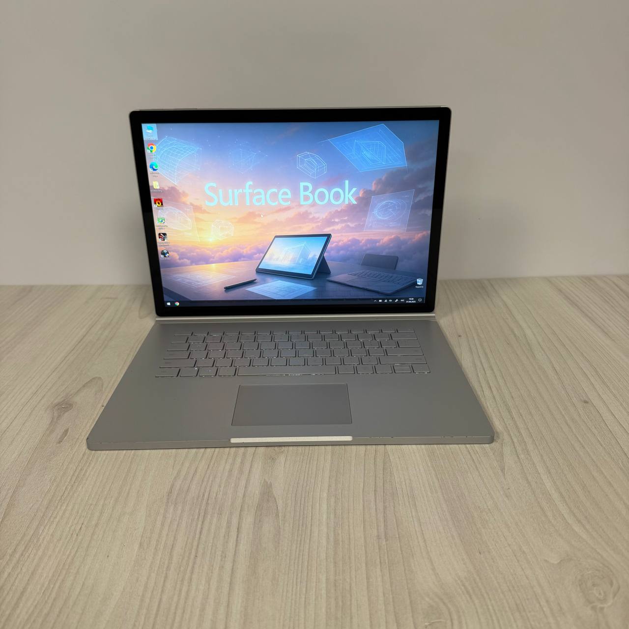 Сенсорний Microsoft Surface Book 2  15