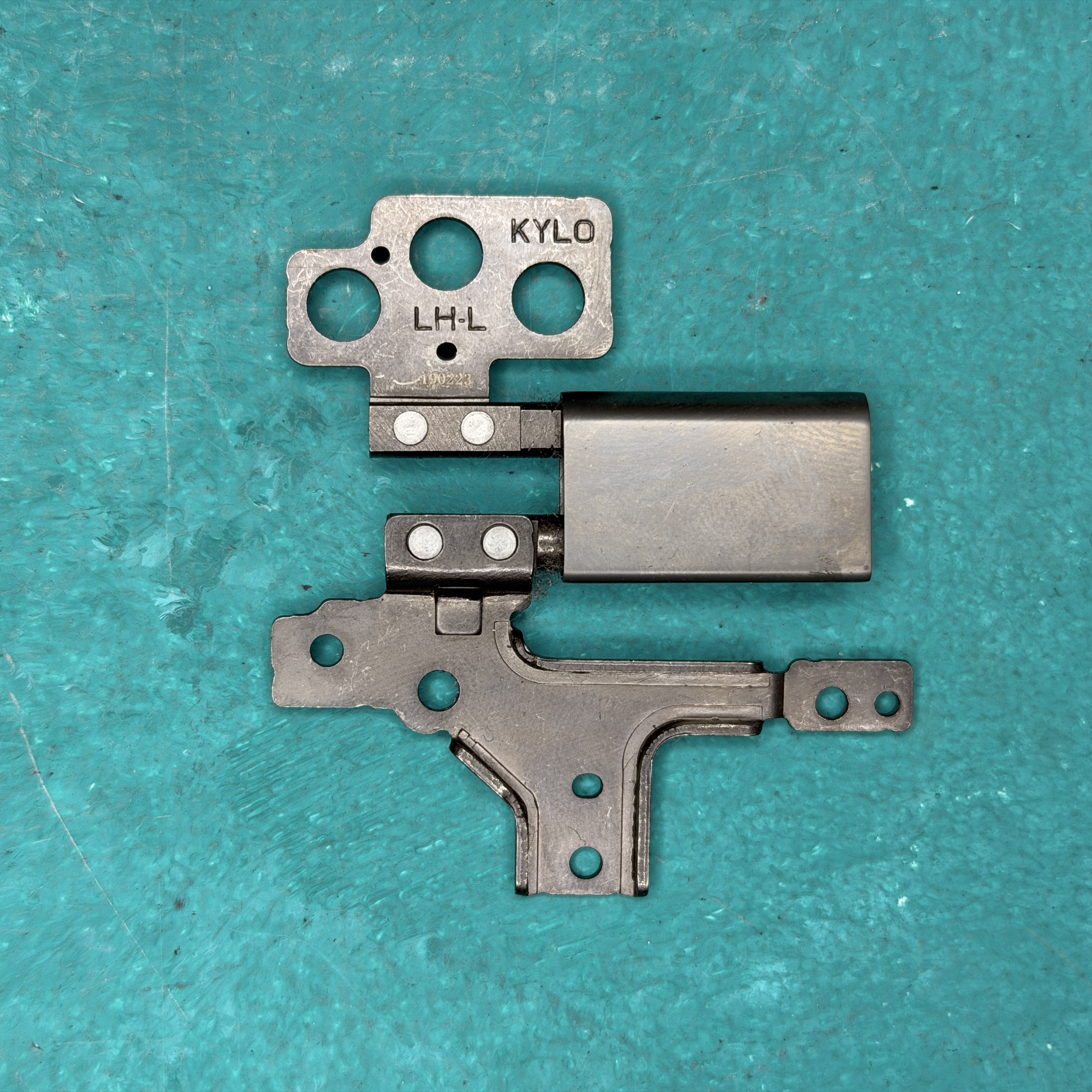 Петля дисплея ліва	Оригінал	Lenovo ThinkPad Yoga L390	LH-L