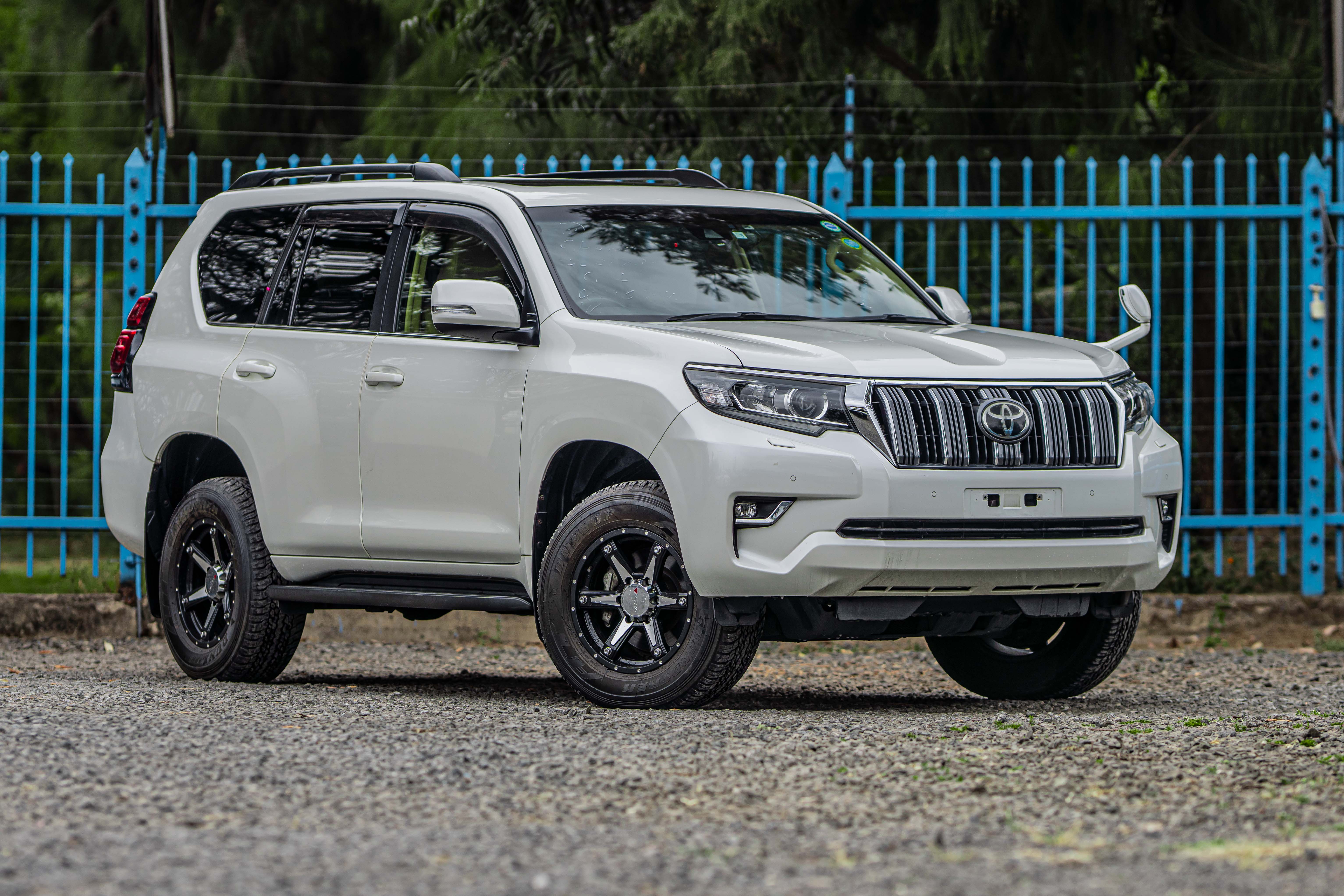 TOYOTA LANDCRUISER PRADO