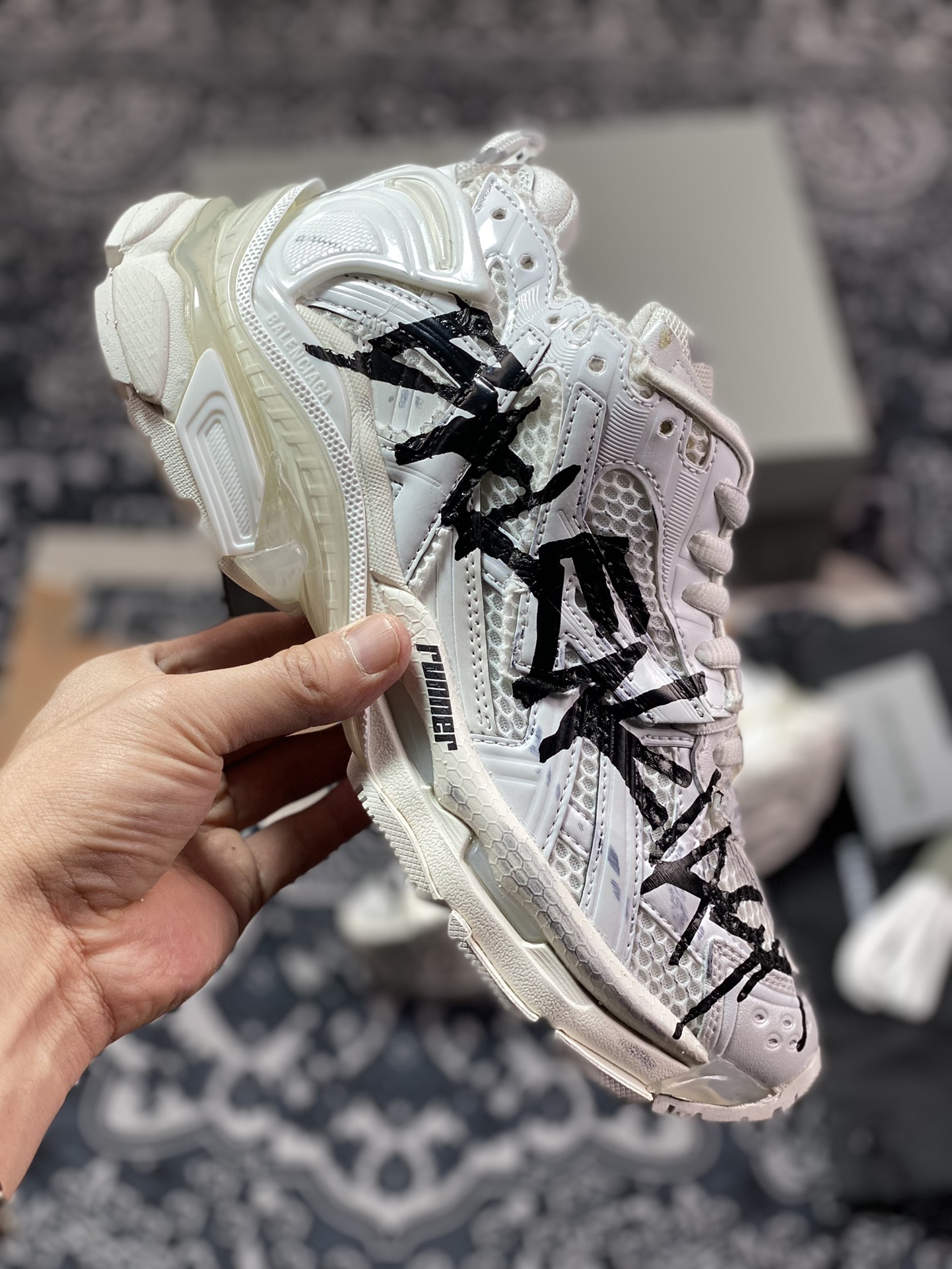 BALENCIAGA Runner Sneaker”White Black LOGO” 677402 W3RBQ 9010